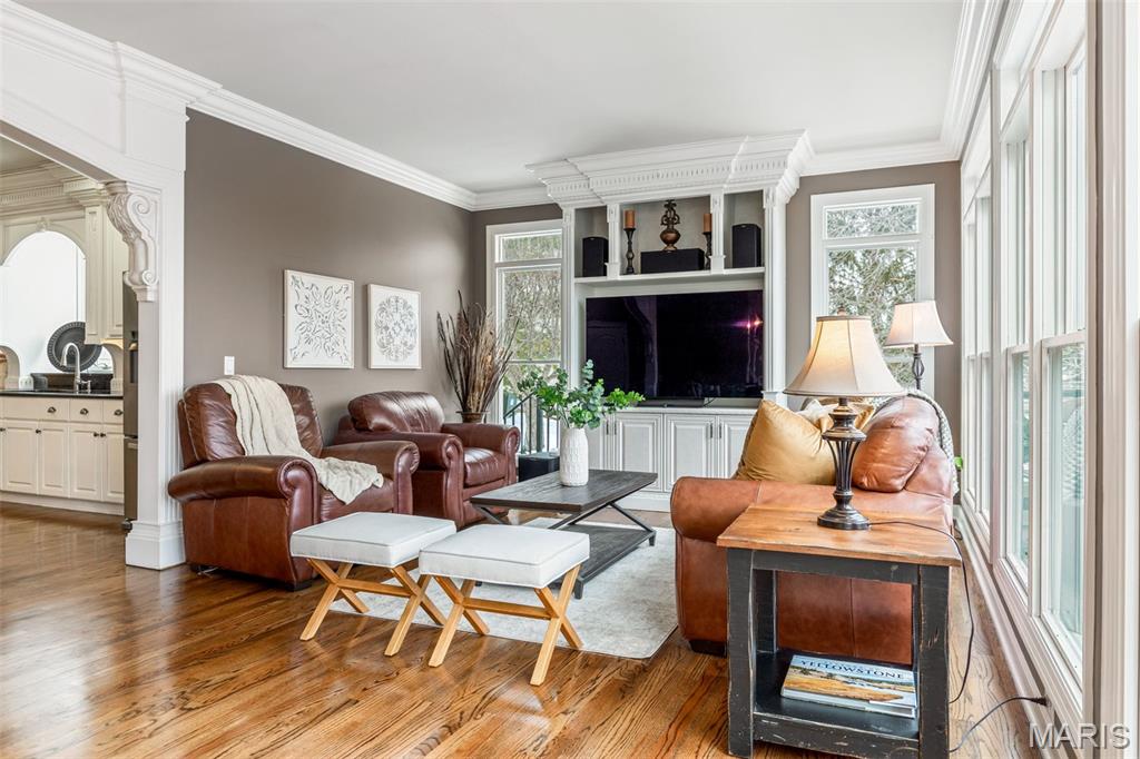 1040 Greystone Manor Parkway