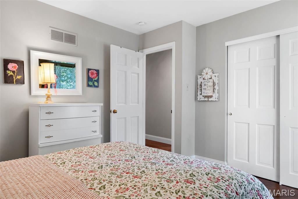 504 Robin Crest Court