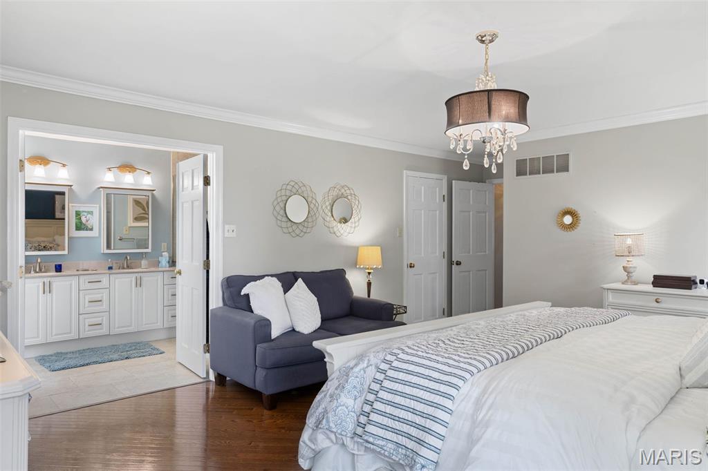 504 Robin Crest Court
