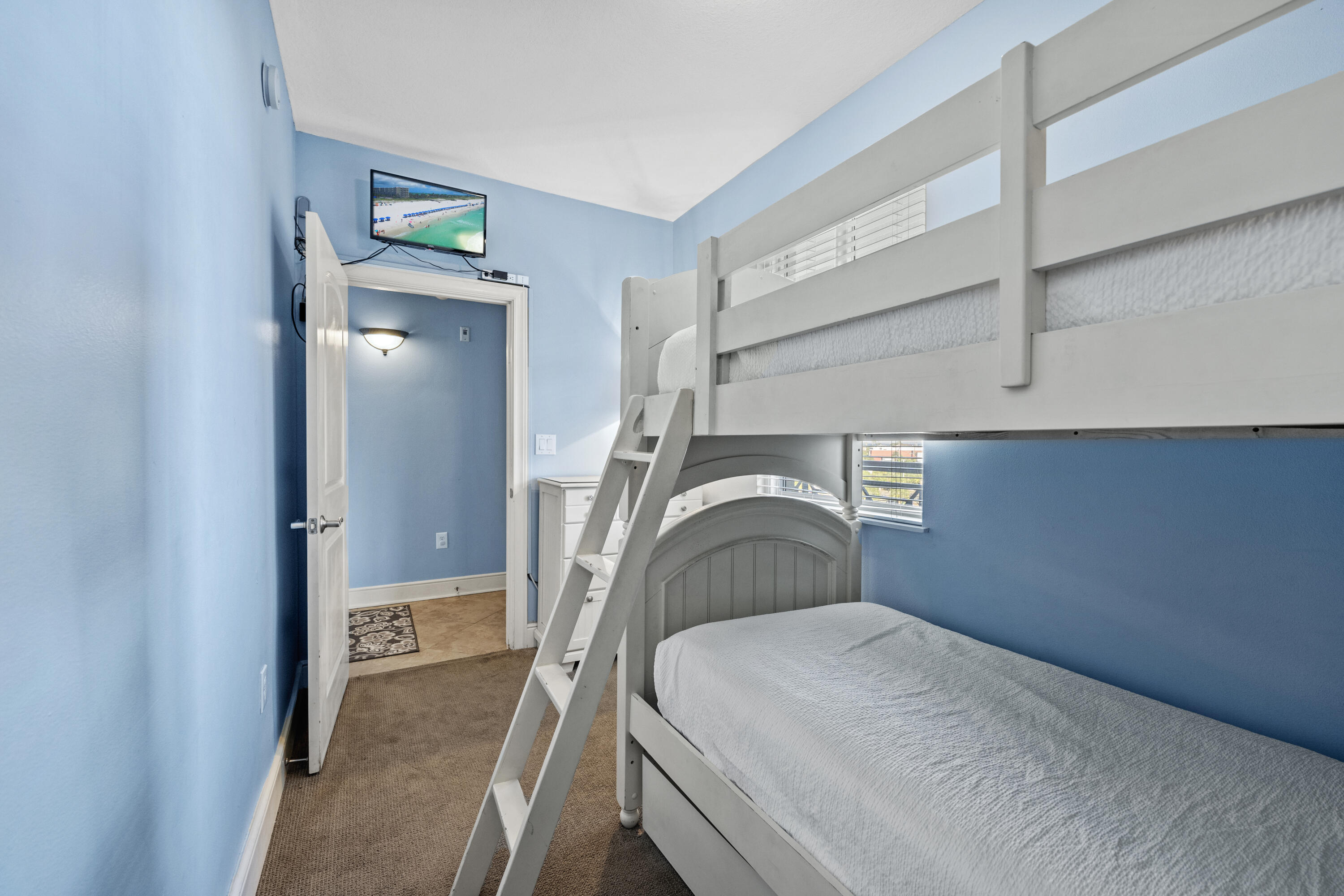 1150 Santa Rosa Boulevard, 422
