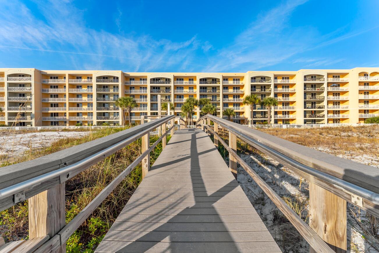 1150 Santa Rosa Boulevard, 422