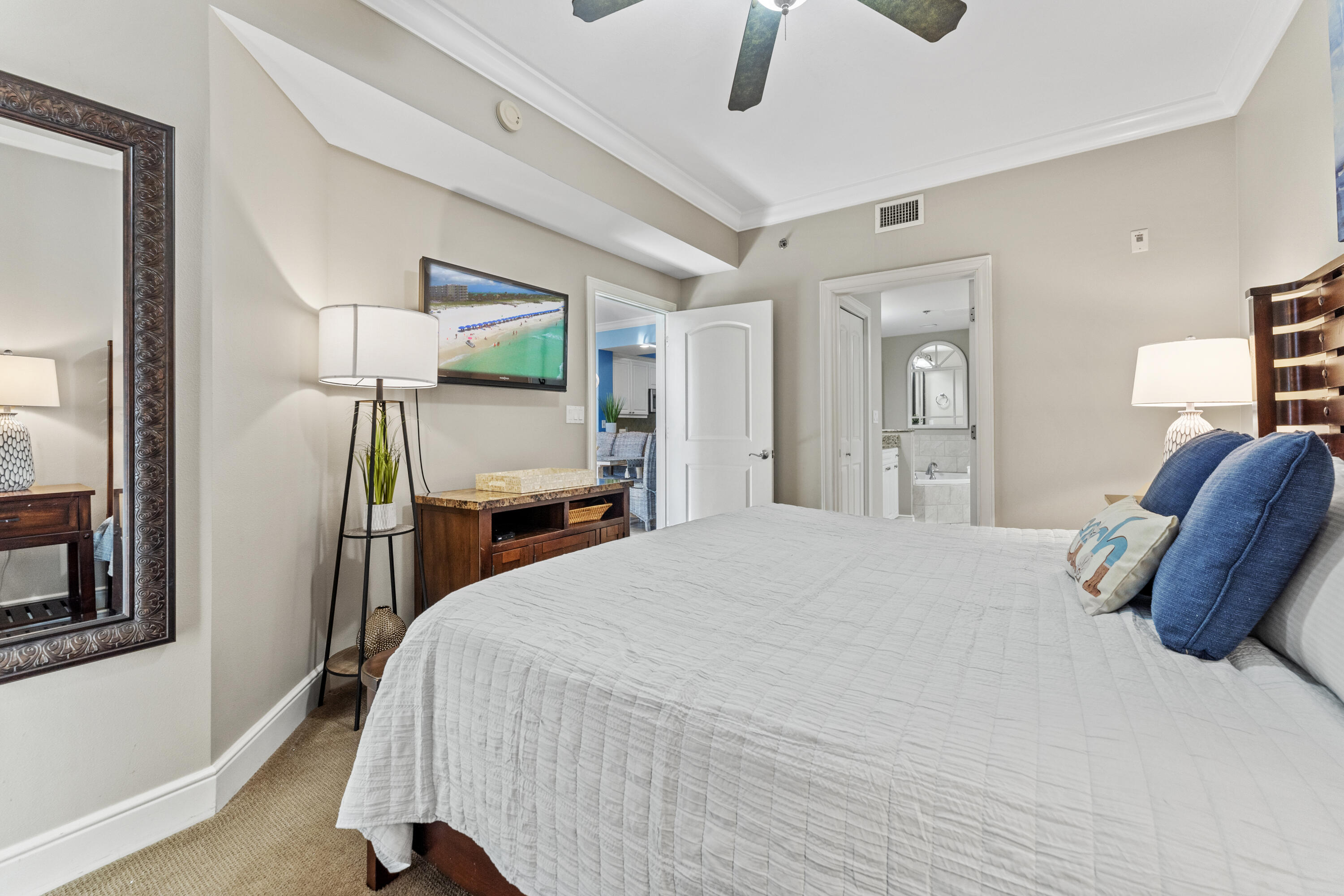 1150 Santa Rosa Boulevard, 422