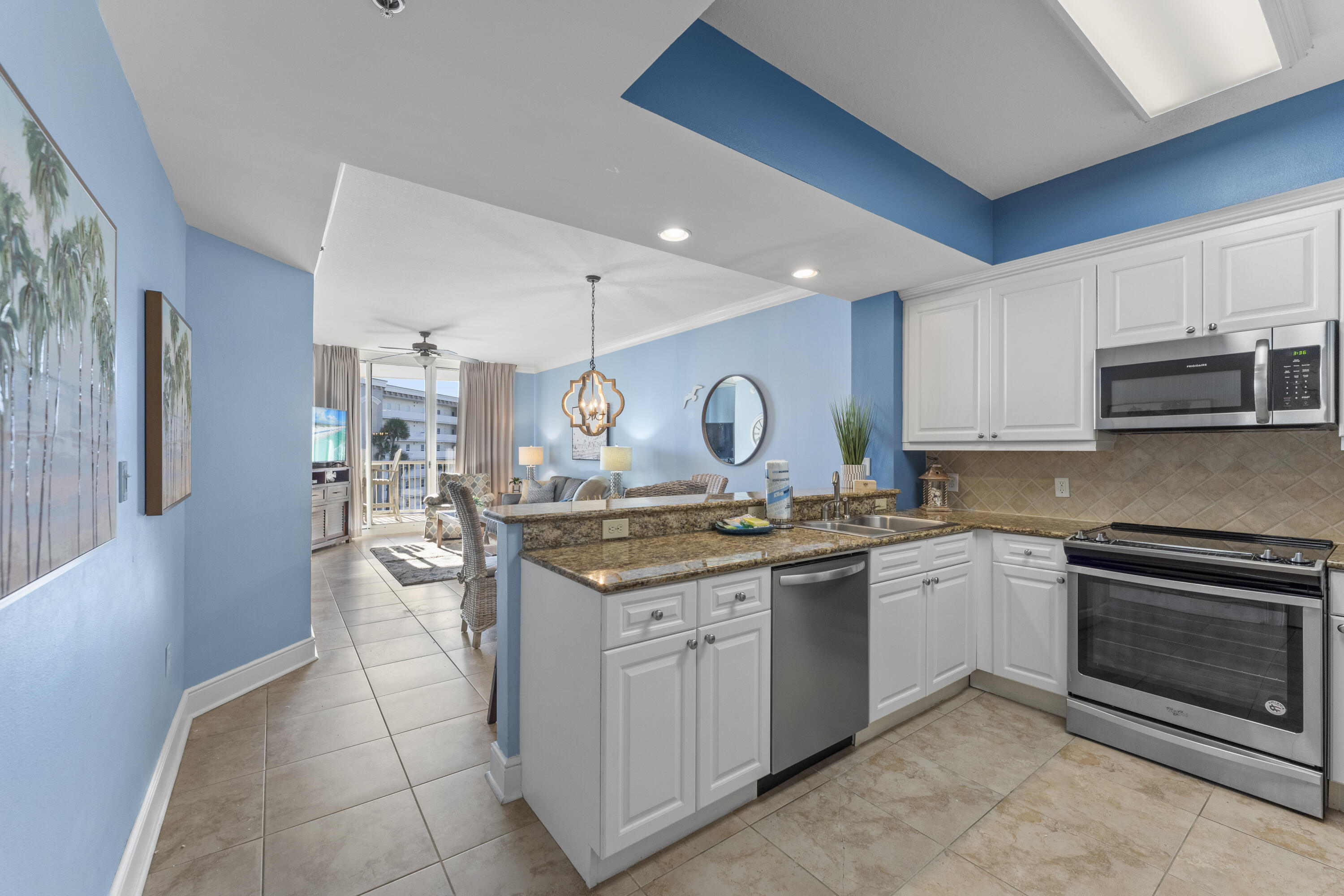 1150 Santa Rosa Boulevard, 422