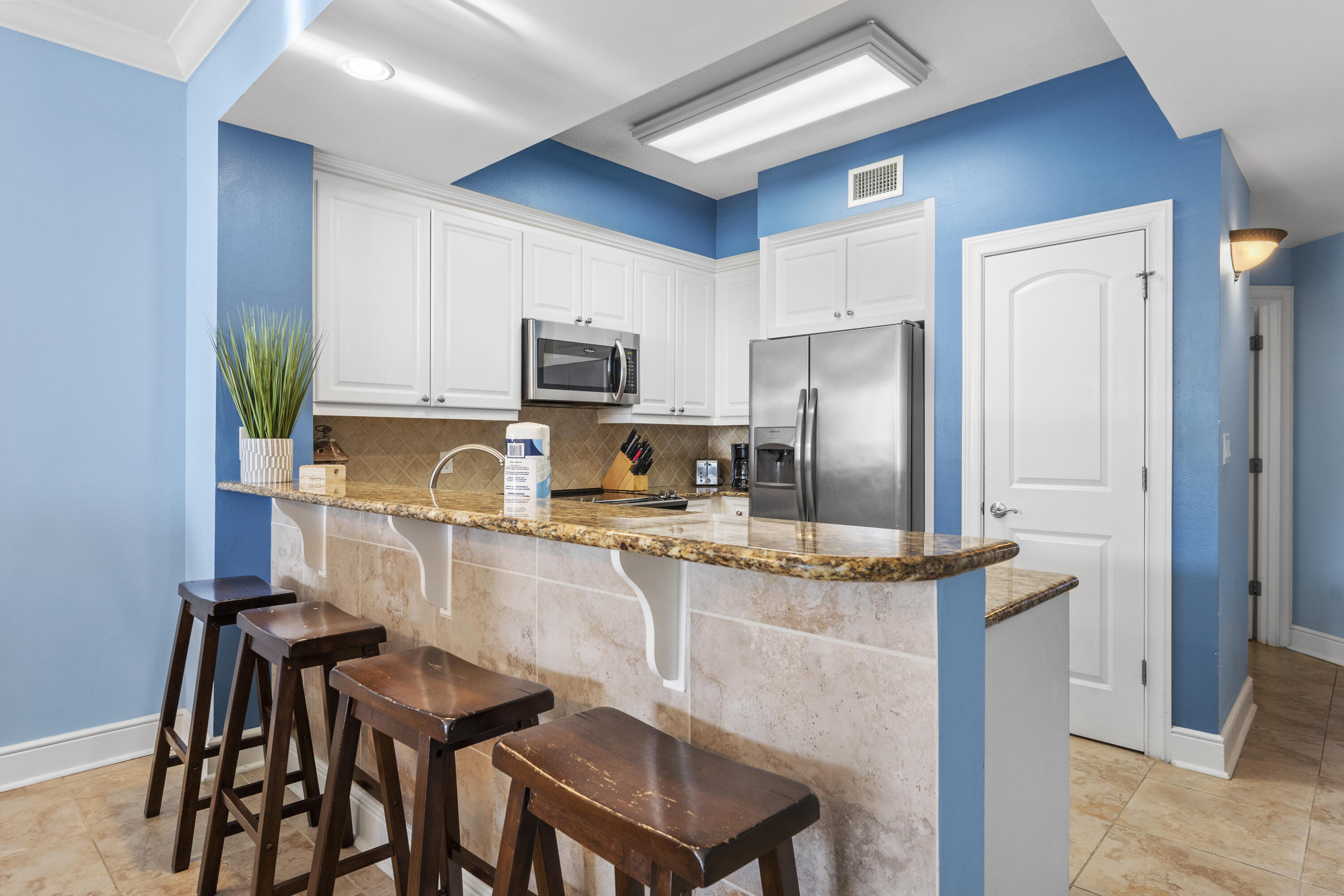1150 Santa Rosa Boulevard, 422