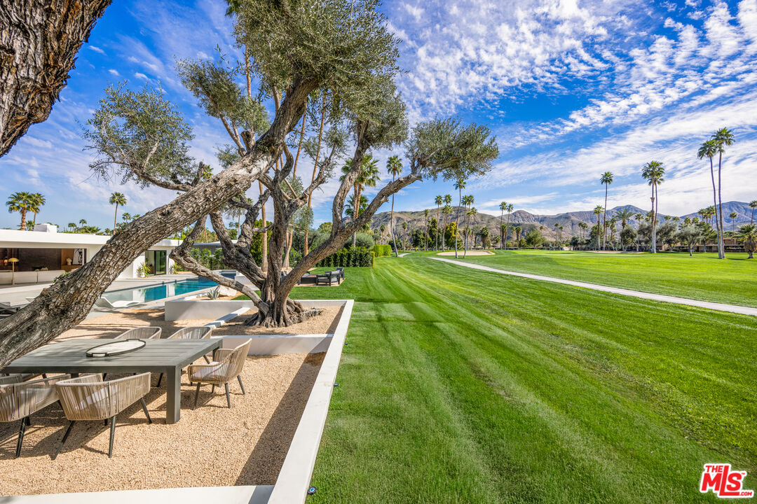 483 E Santiago Way