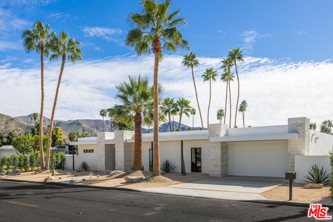 483 E Santiago Way