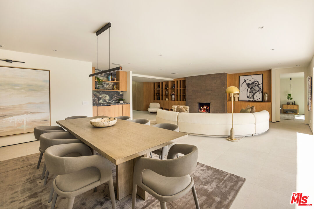 483 E Santiago Way