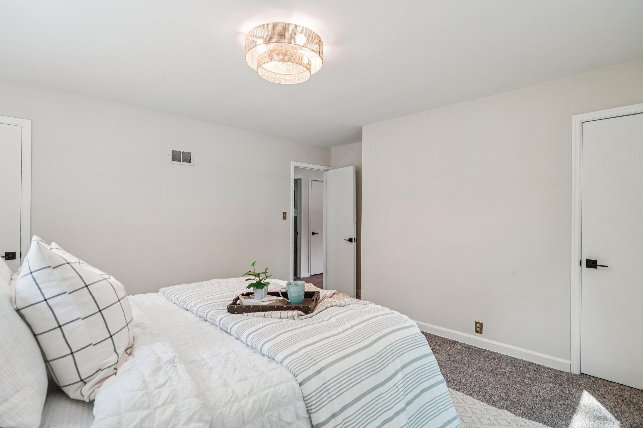 9000 N Pelham Pkwy
