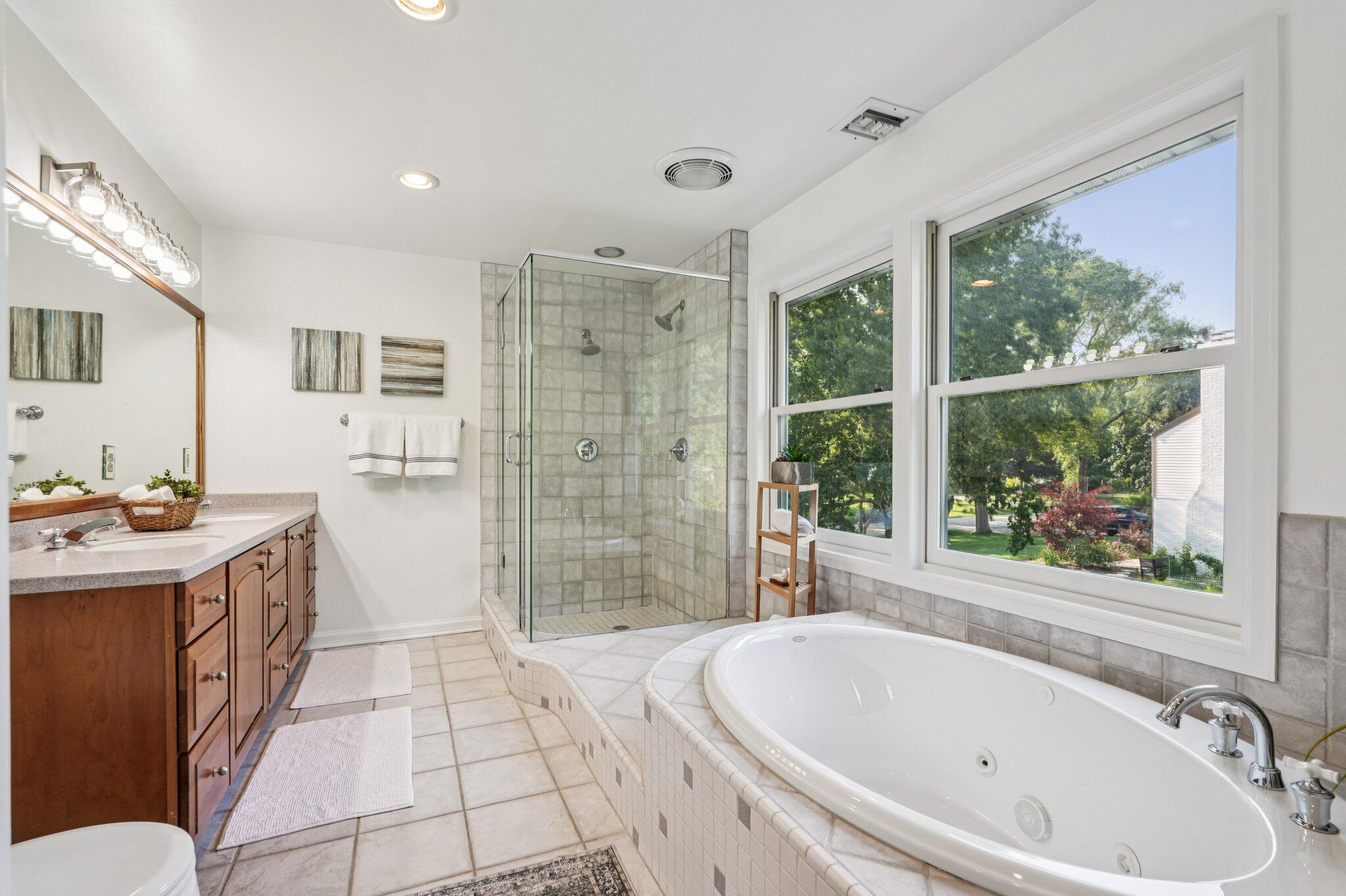 9000 N Pelham Pkwy