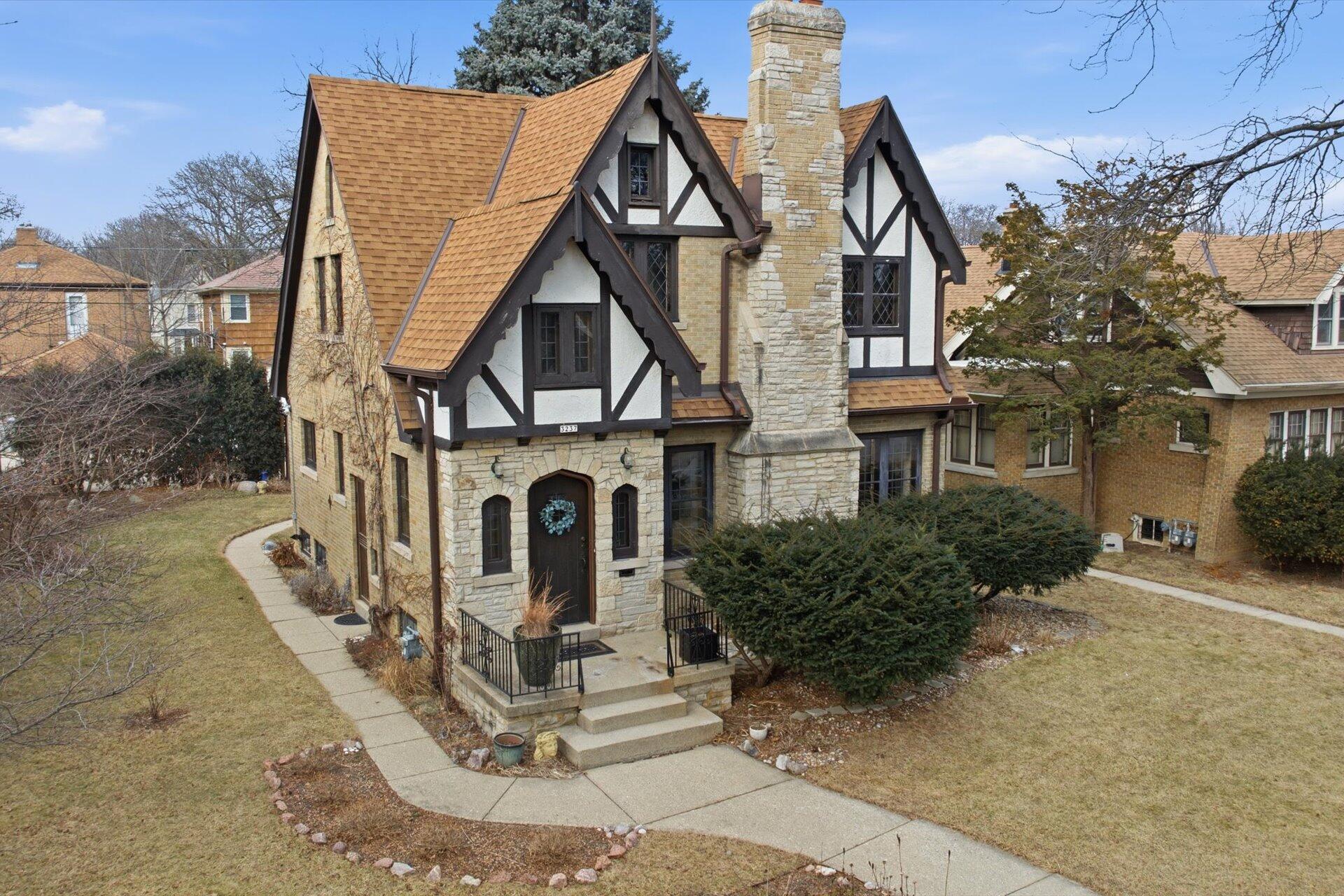 3237 N 51st Blvd