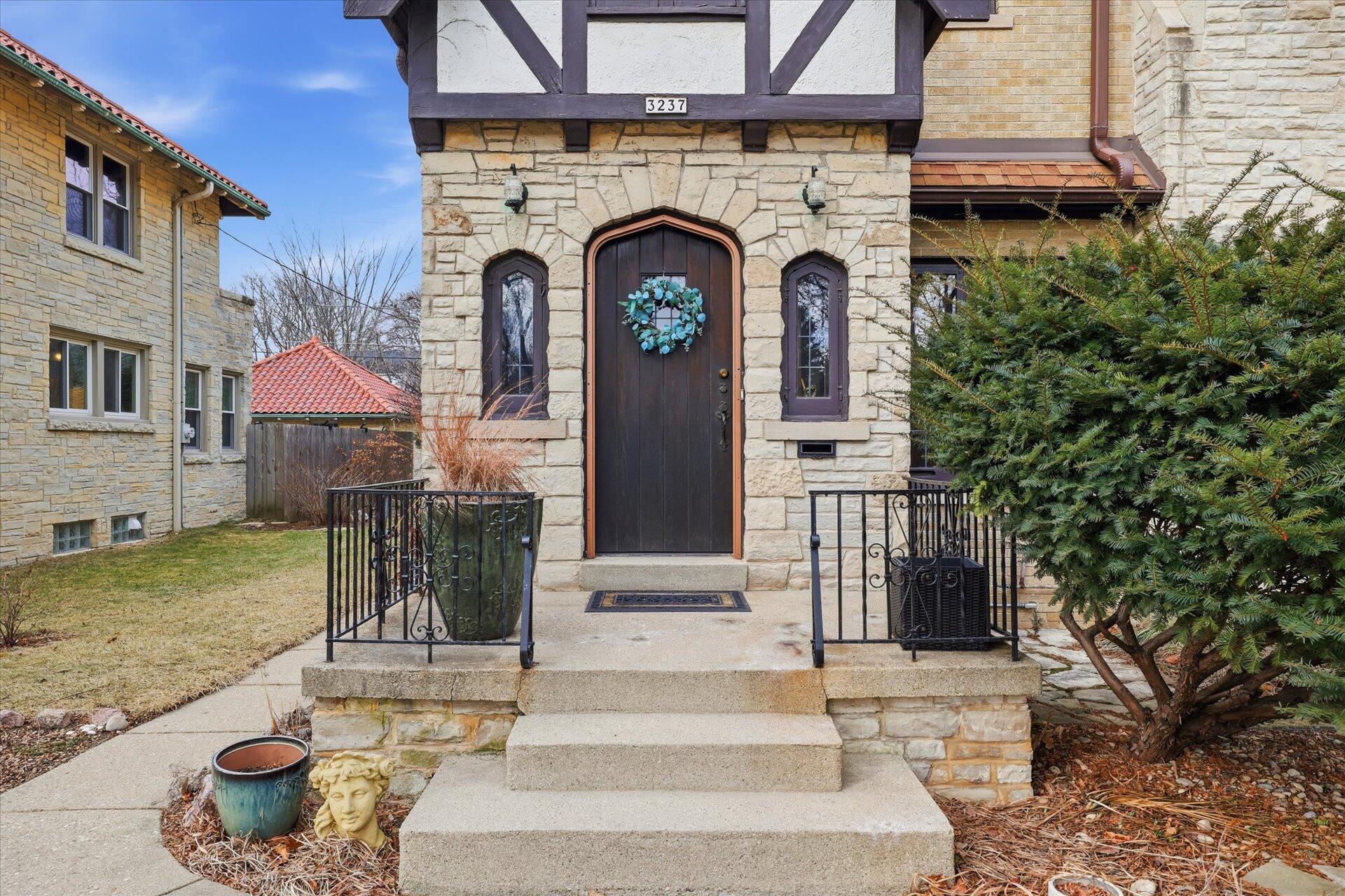 3237 N 51st Blvd