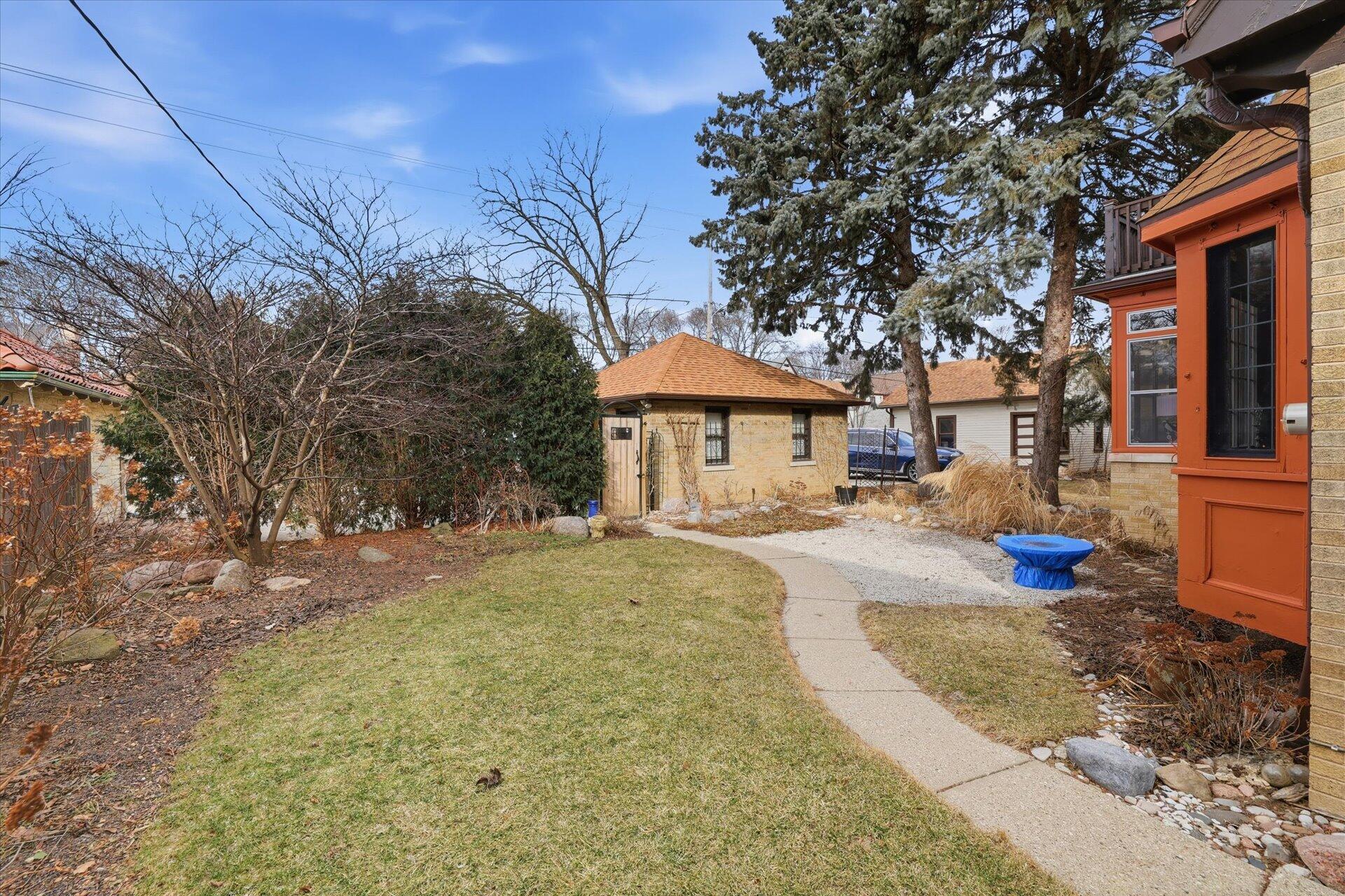 3237 N 51st Blvd