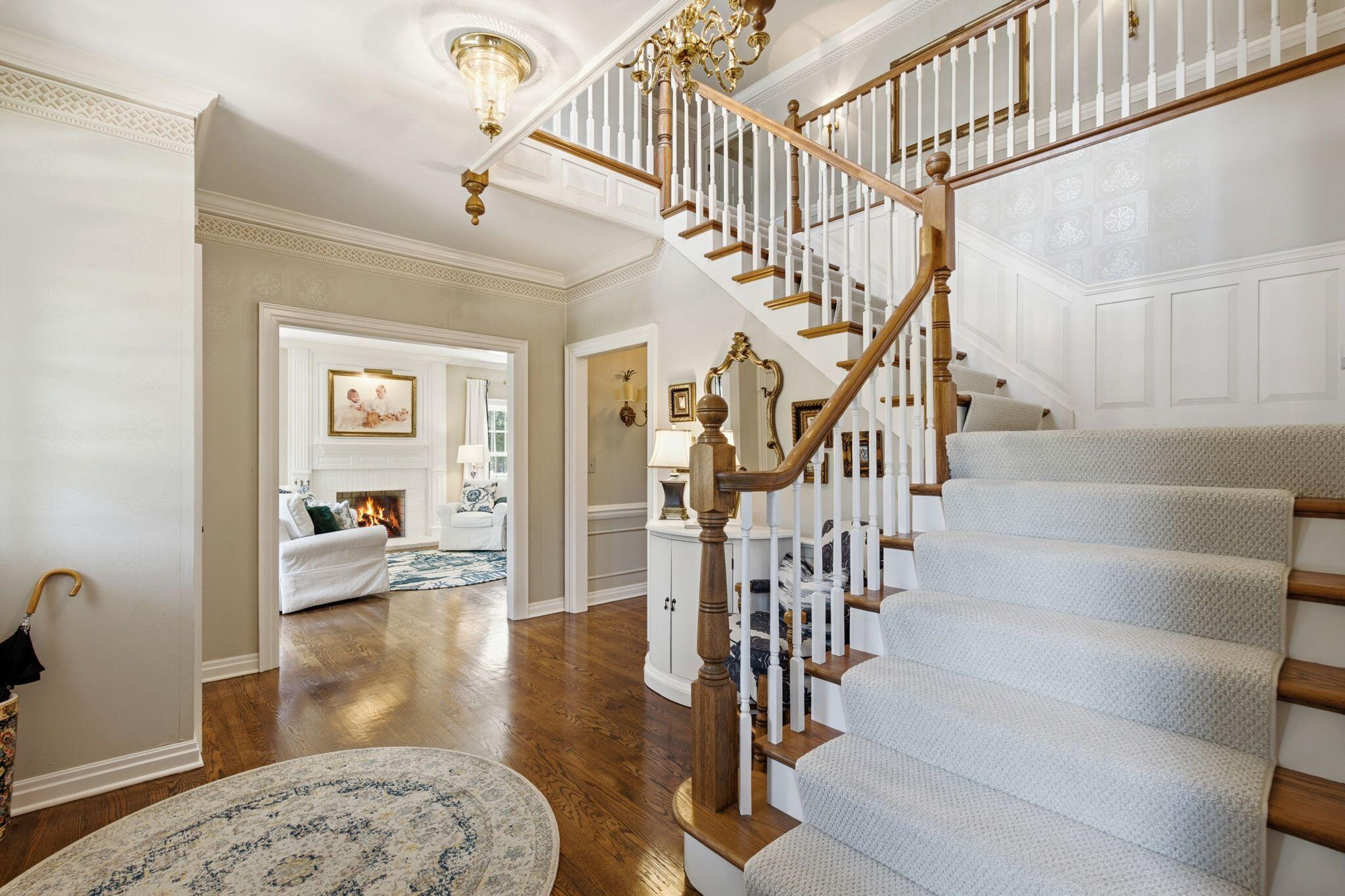 19185 Alta Vista Dr