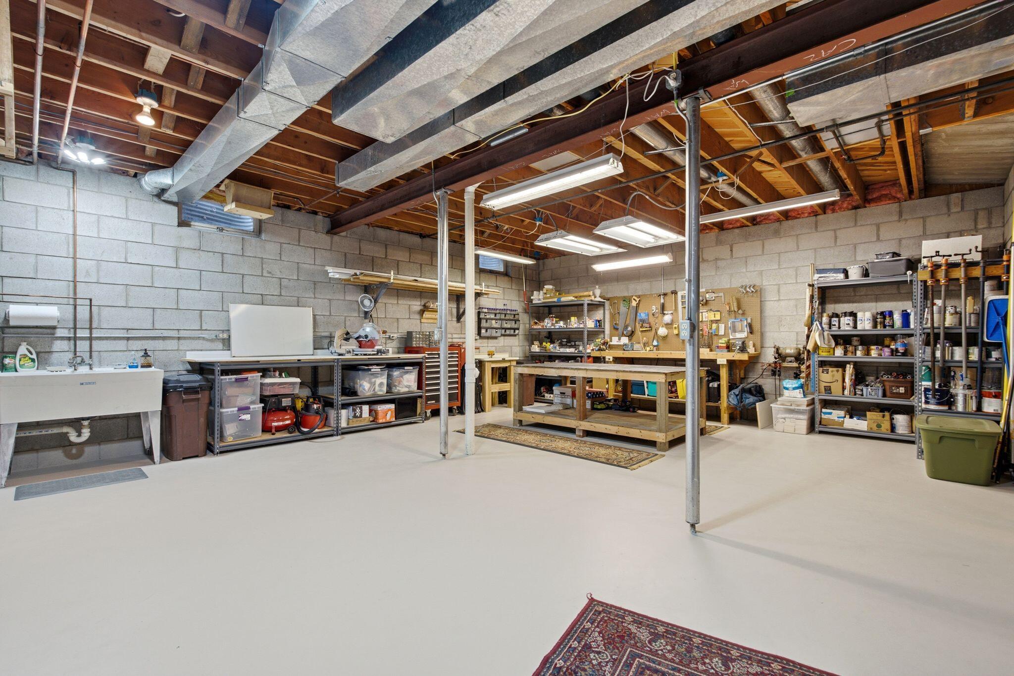 19185 Alta Vista Dr