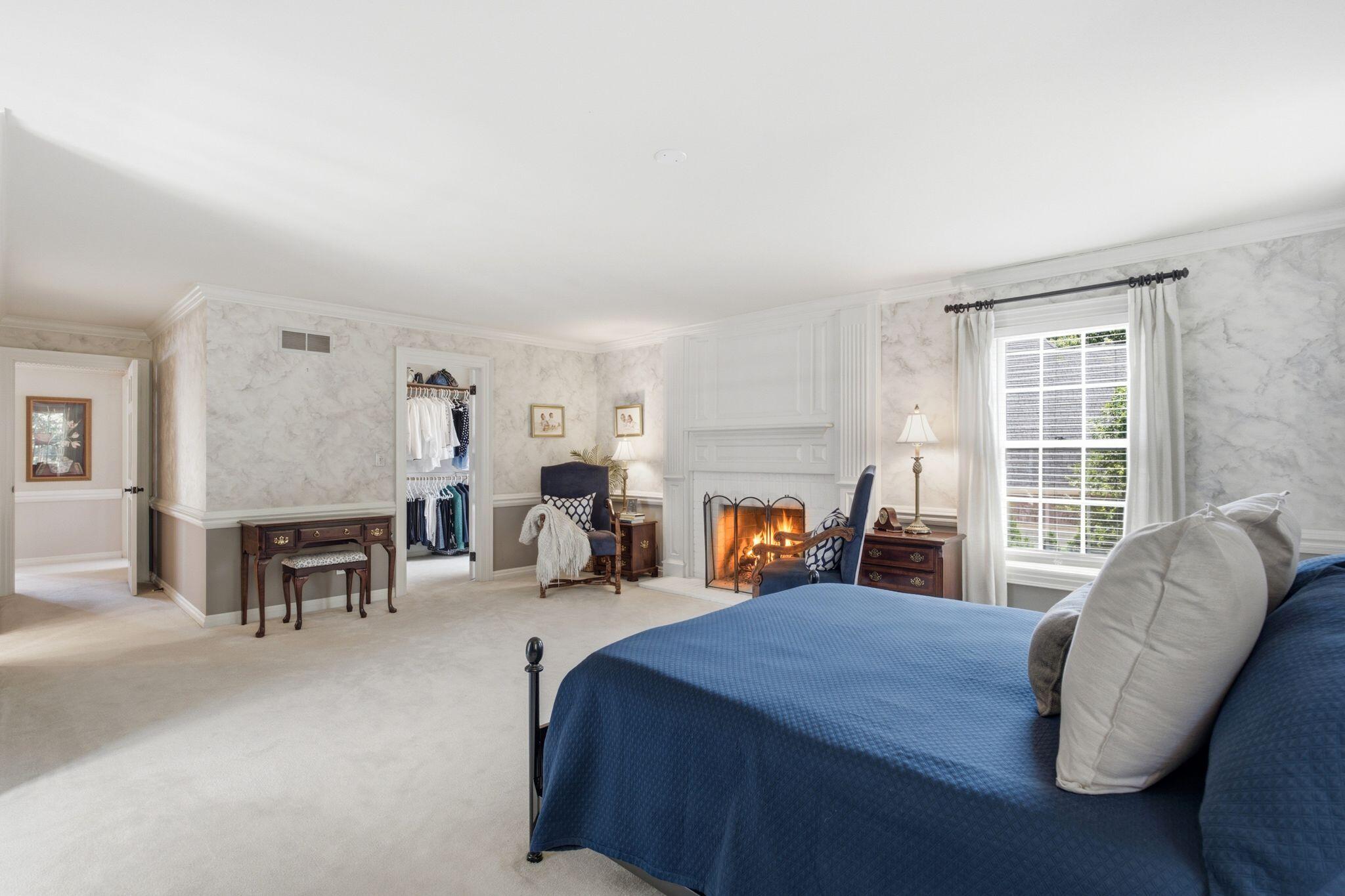 19185 Alta Vista Dr