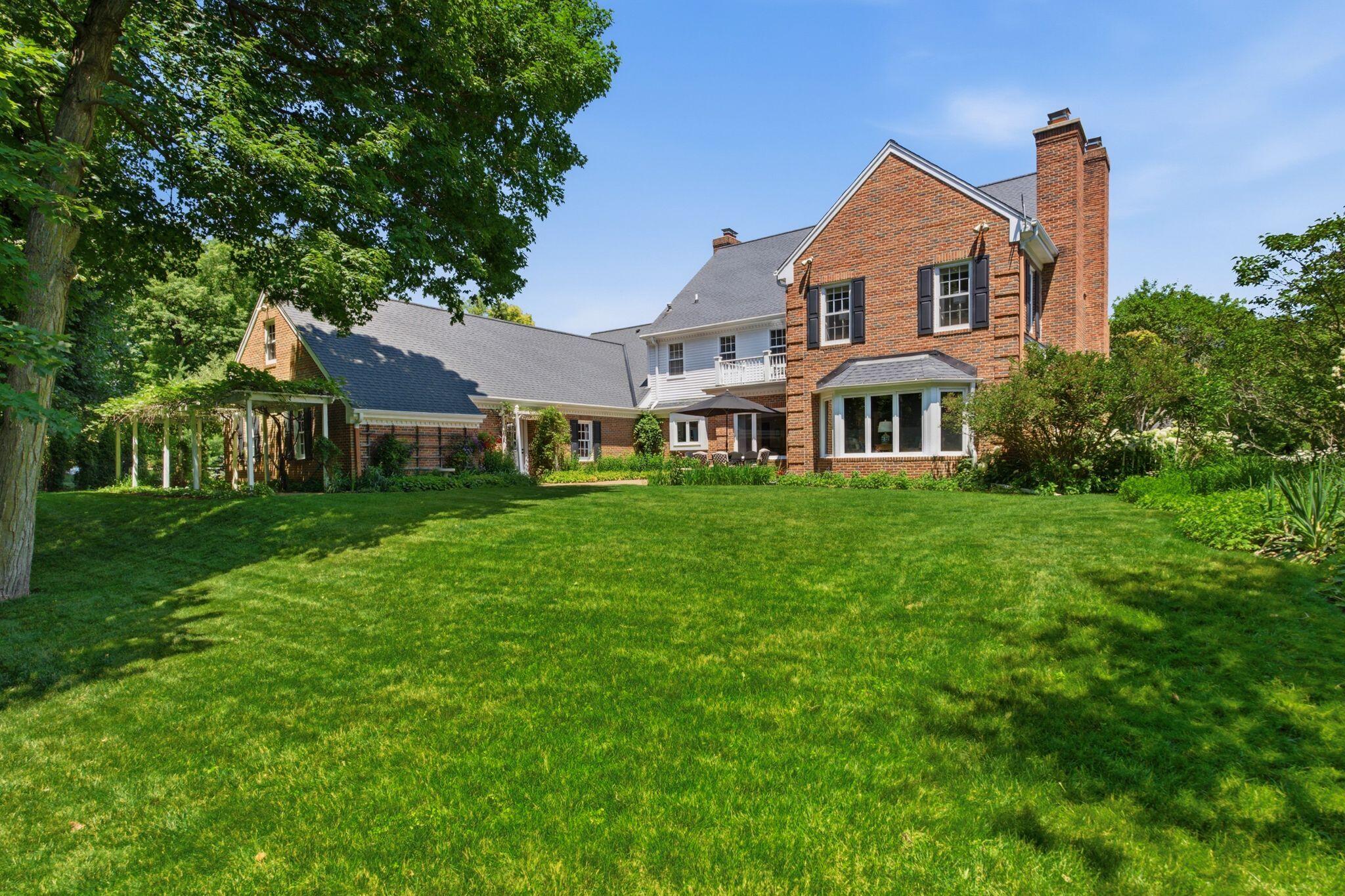 19185 Alta Vista Dr