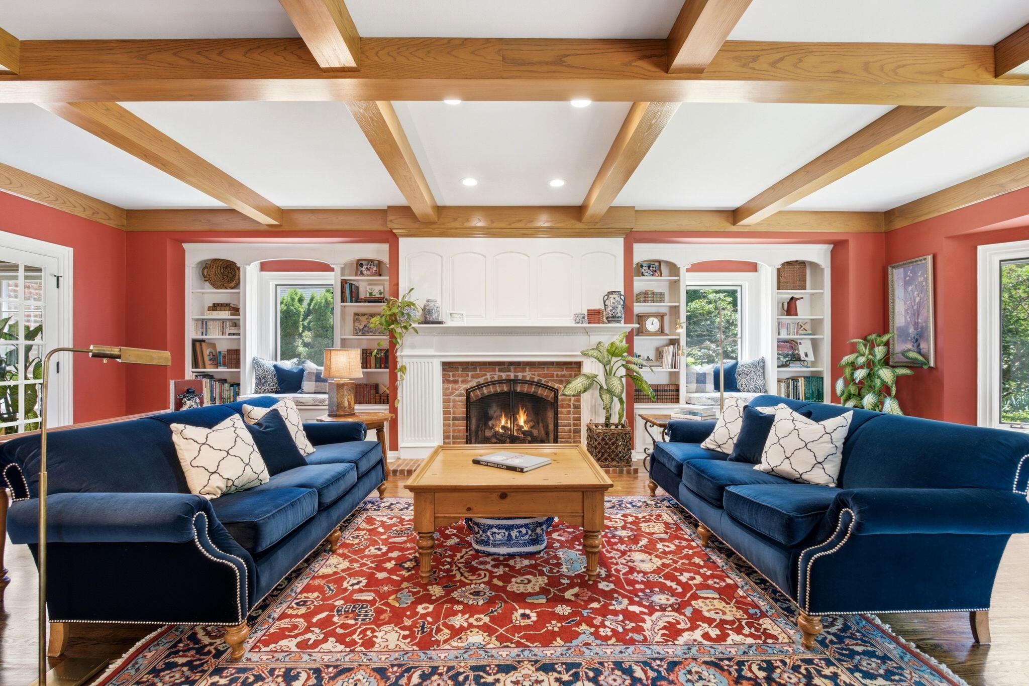 19185 Alta Vista Dr