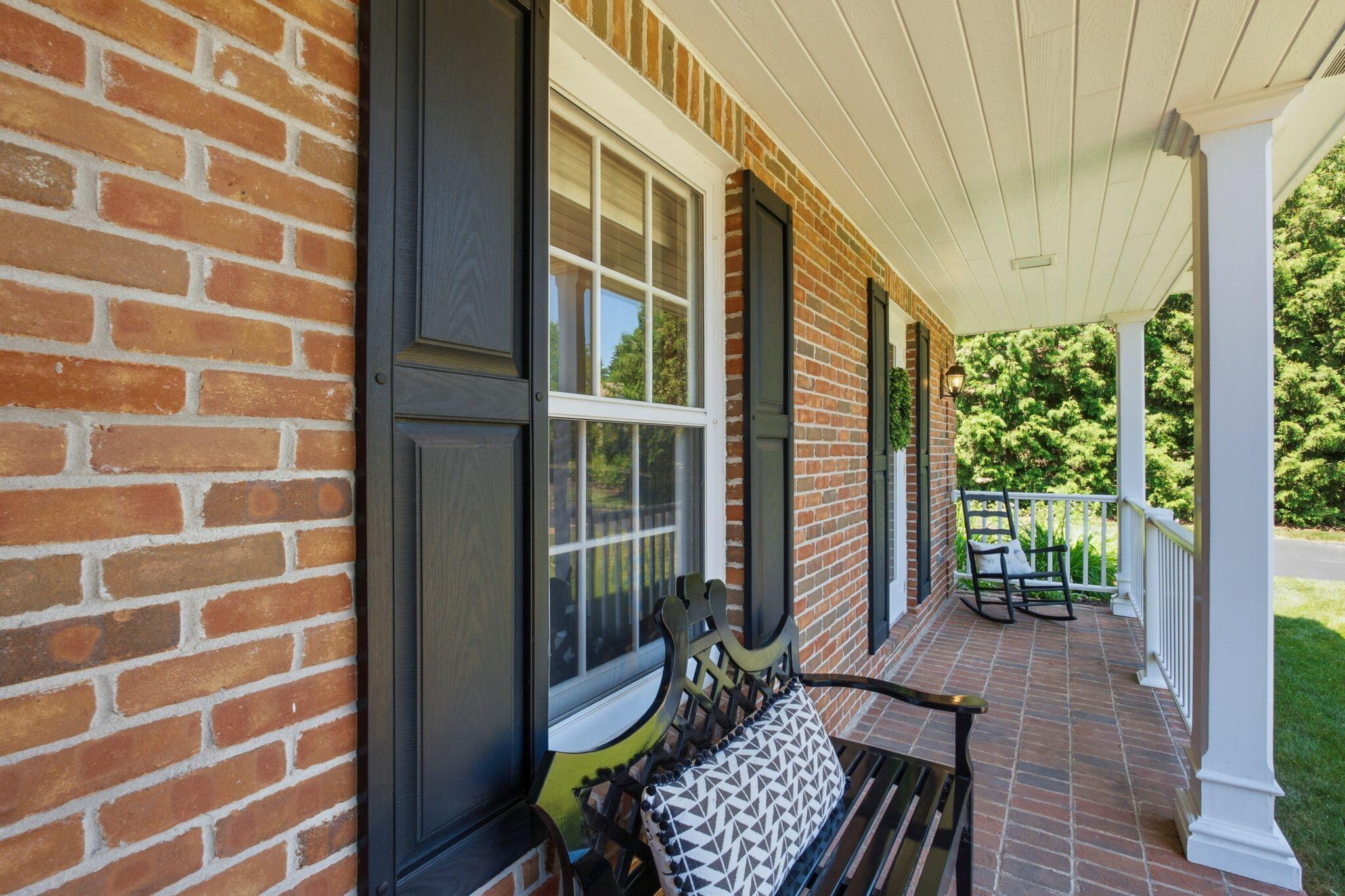 19185 Alta Vista Dr