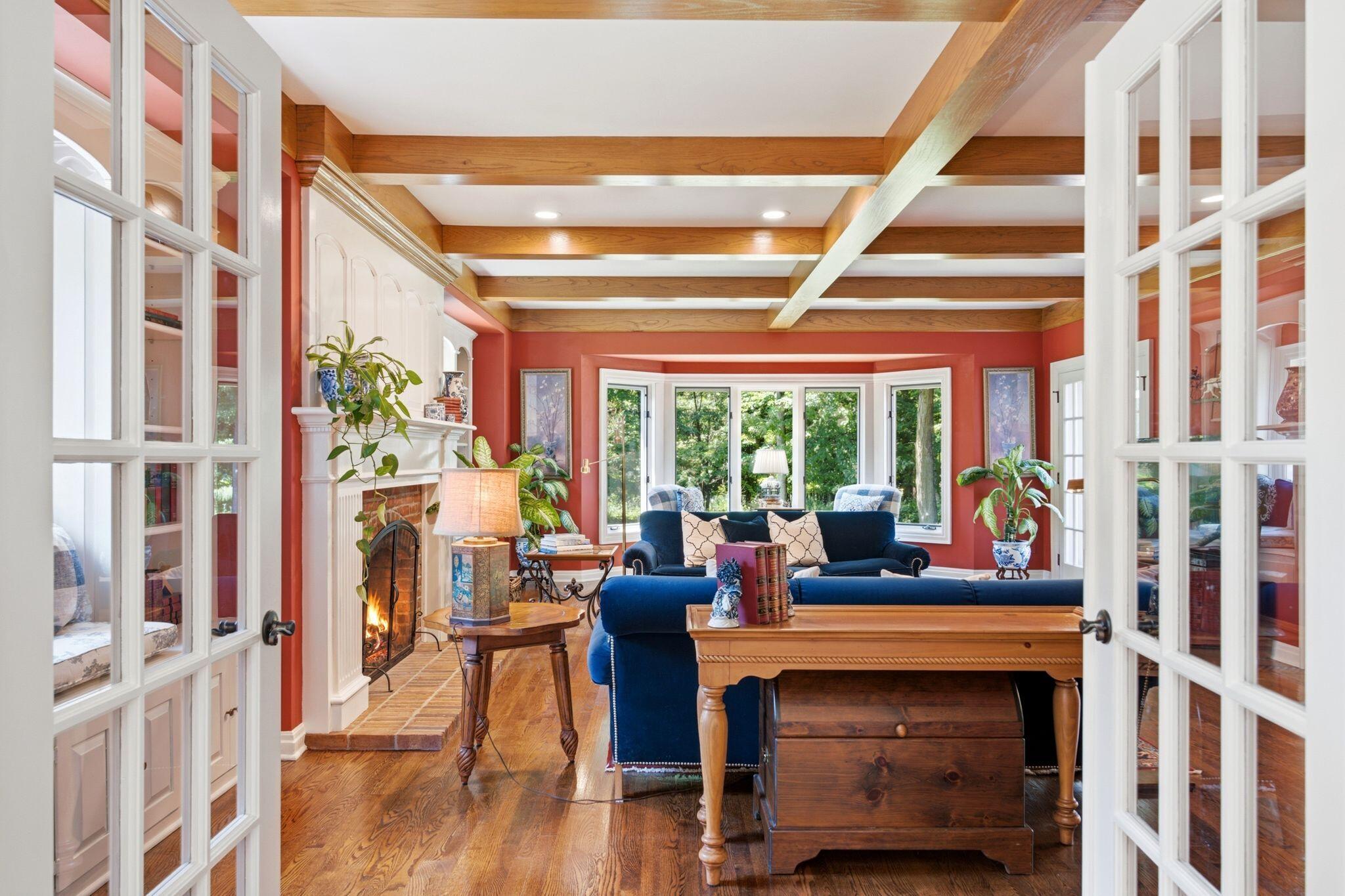 19185 Alta Vista Dr