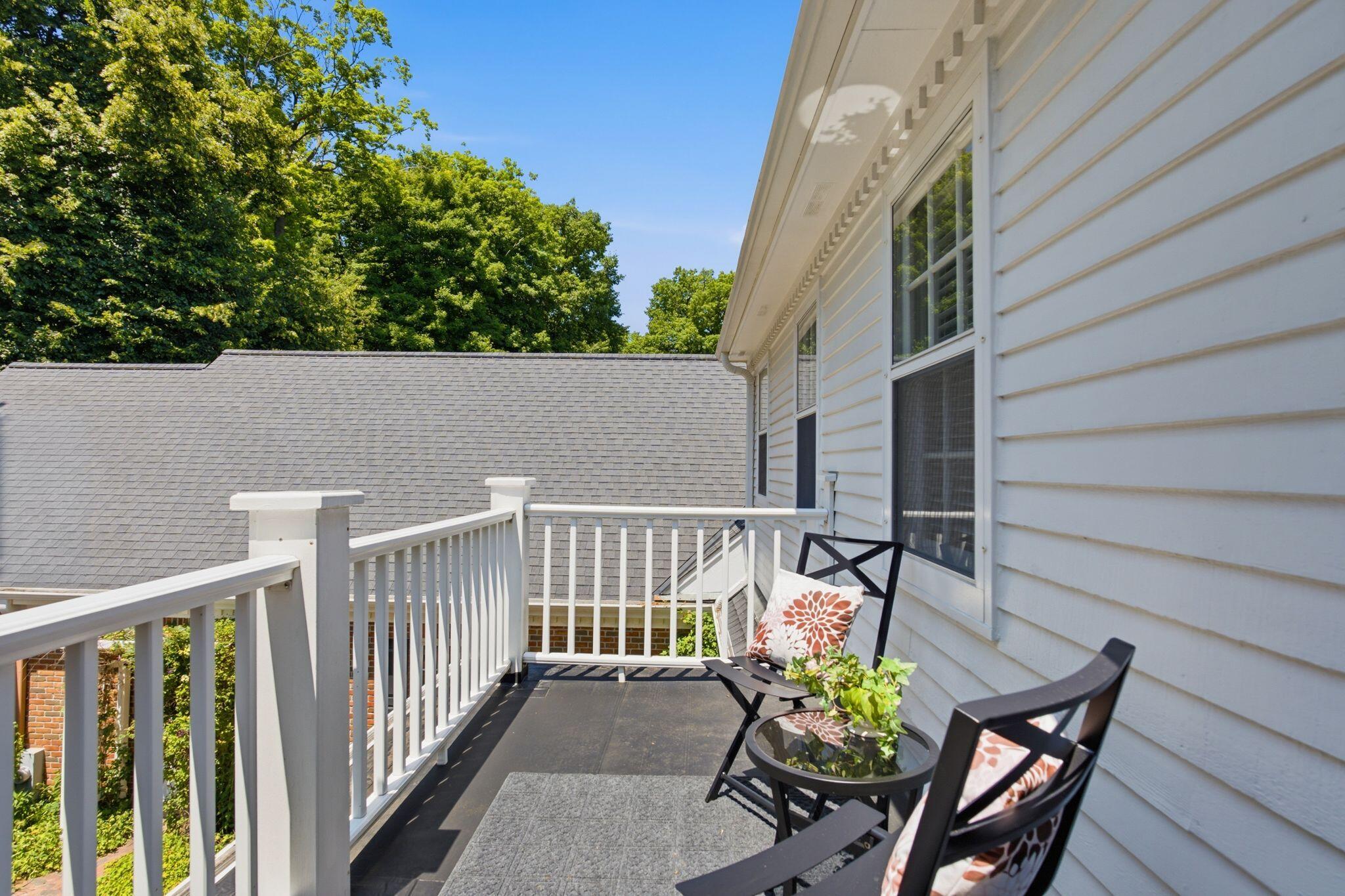 19185 Alta Vista Dr