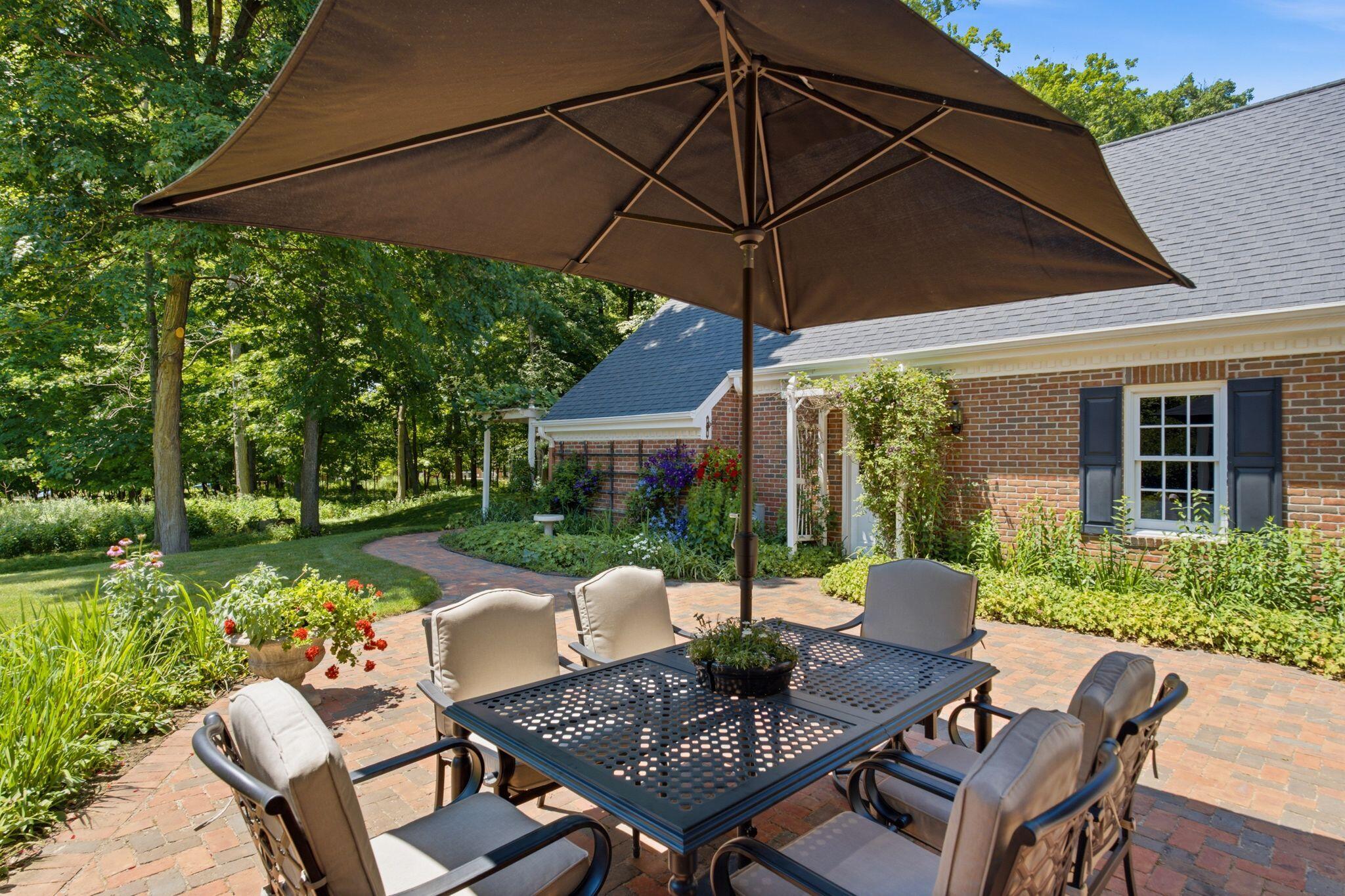 19185 Alta Vista Dr