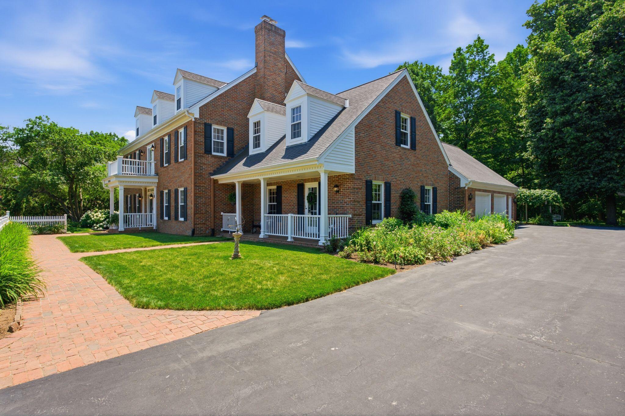 19185 Alta Vista Dr