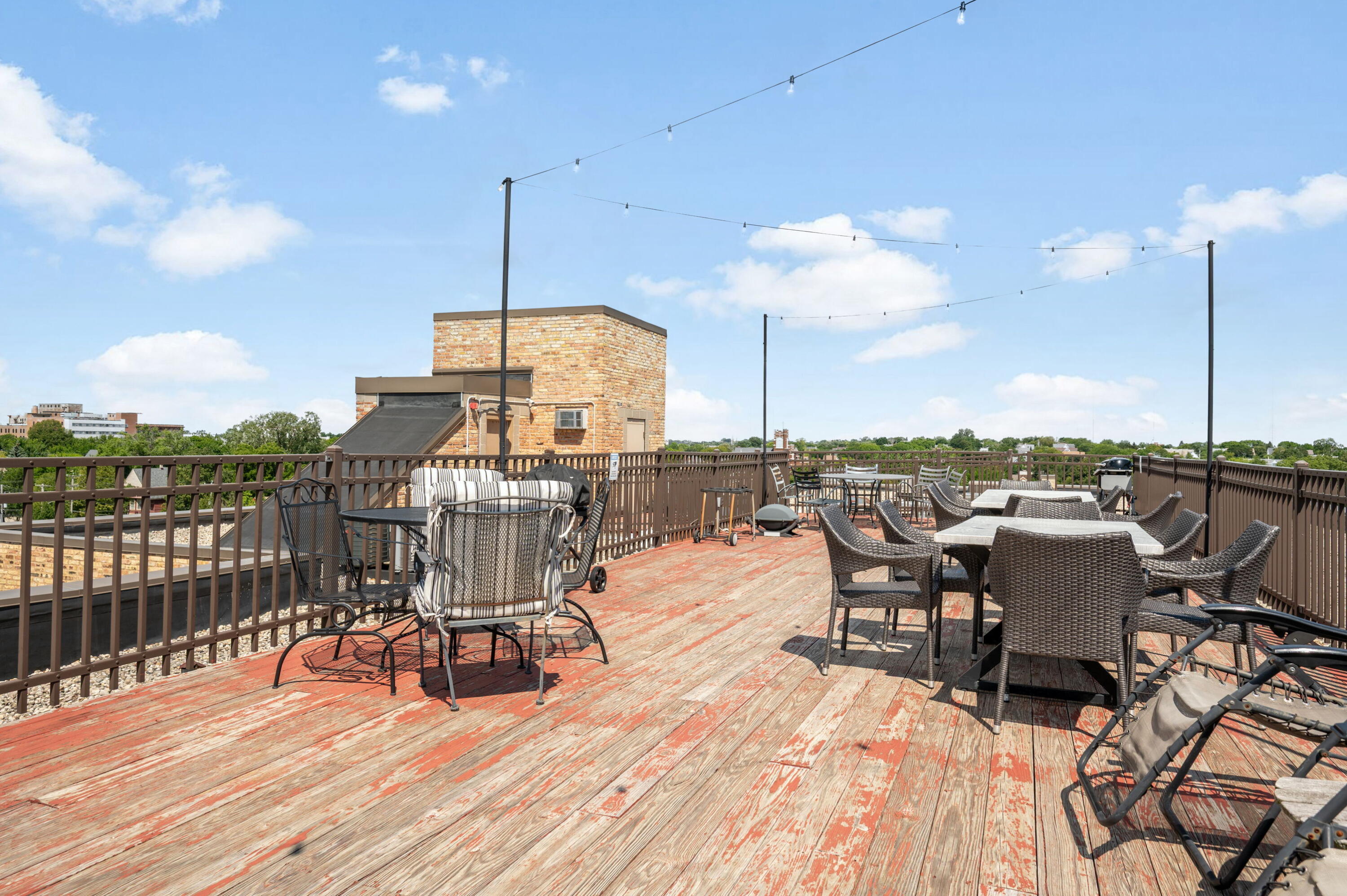 234 E Reservoir Ave, 606