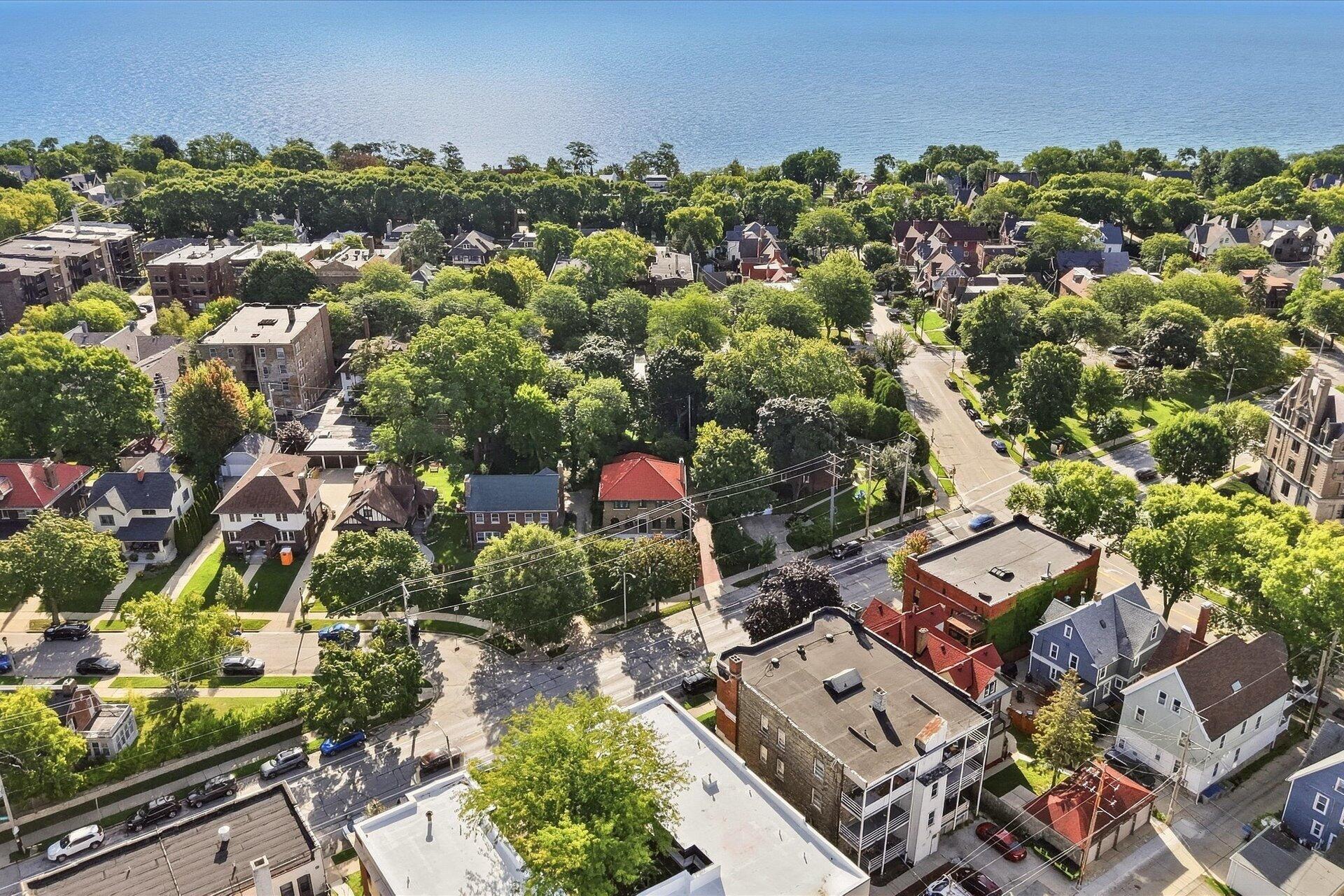 2522 N Summit Ave