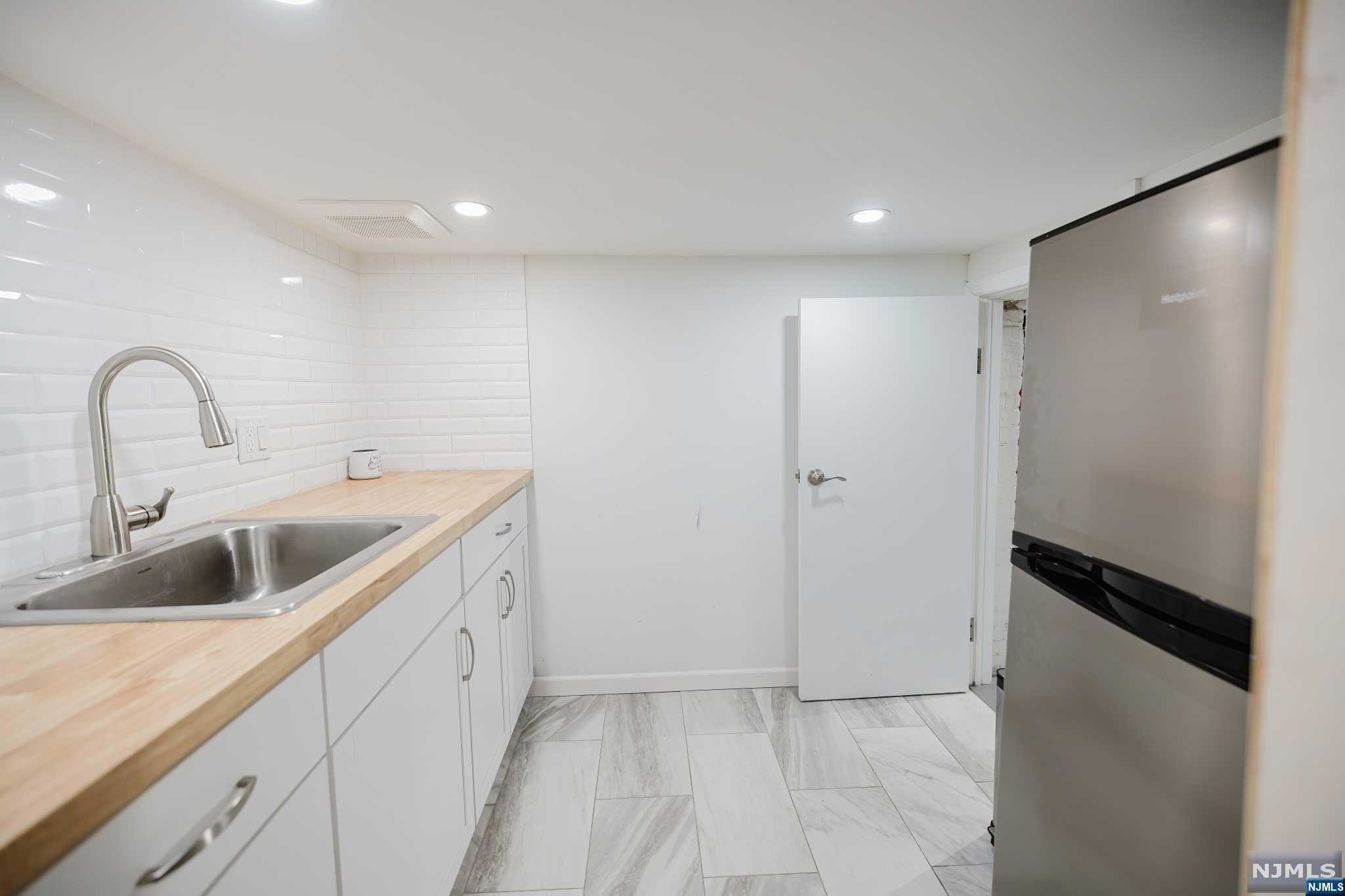 291 Delano Place