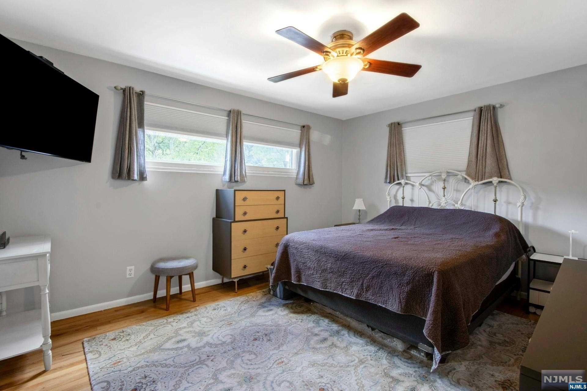 8 Lakeview Drive