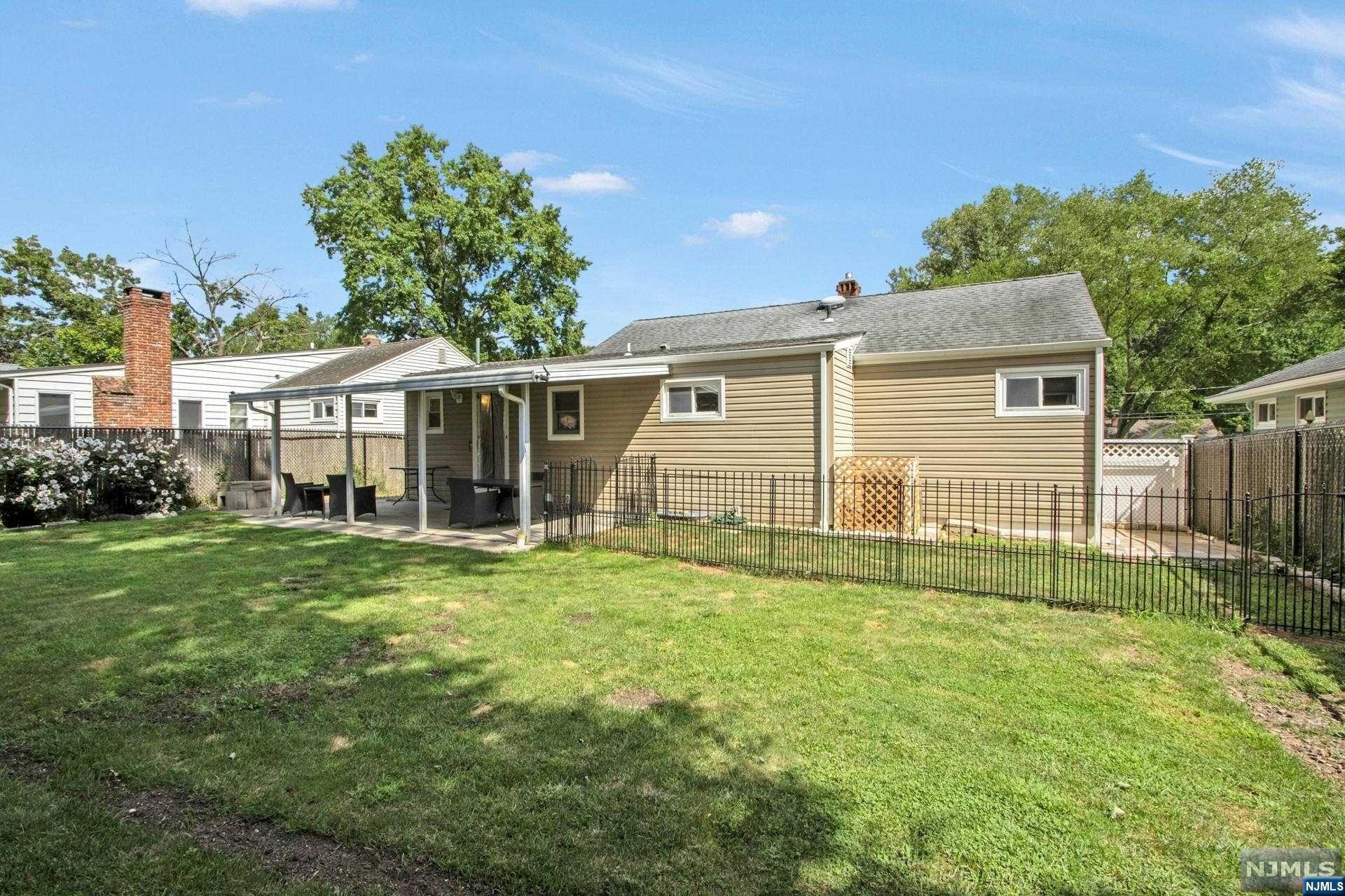 8 Lakeview Drive