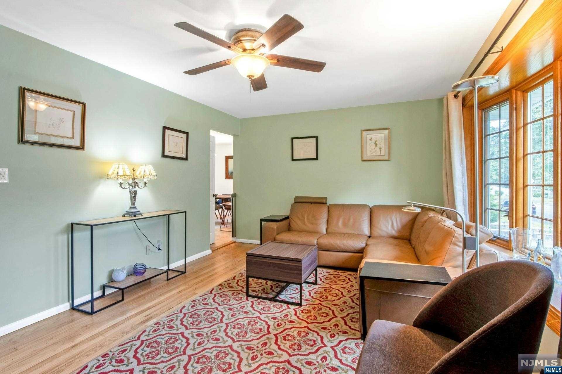 8 Lakeview Drive