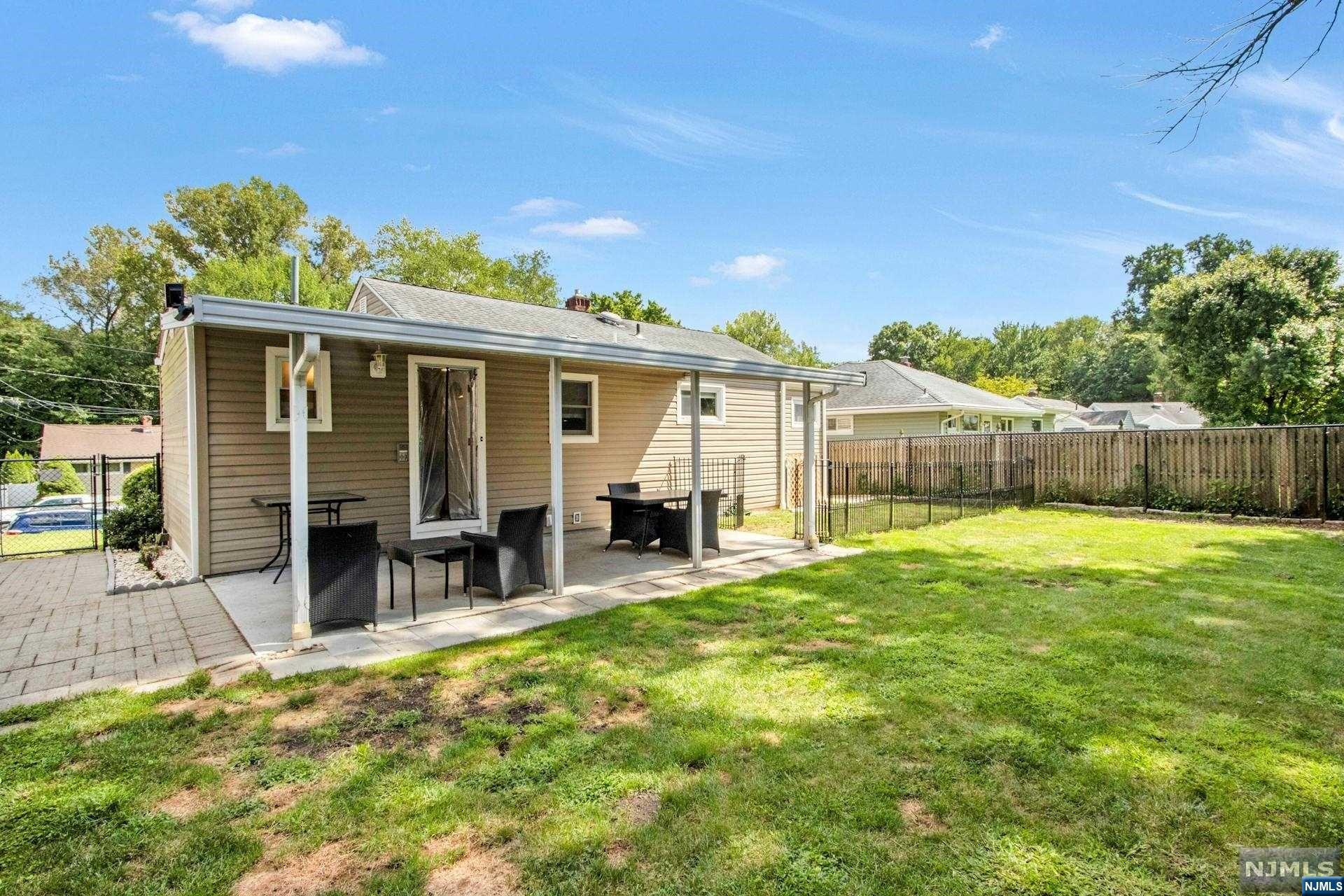 8 Lakeview Drive