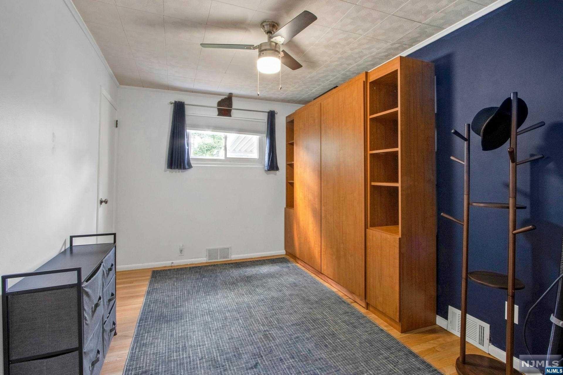 8 Lakeview Drive
