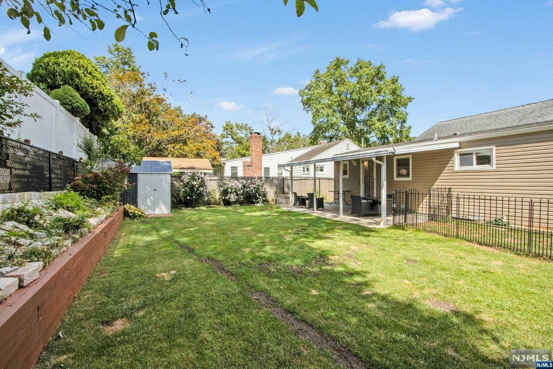 8 Lakeview Drive
