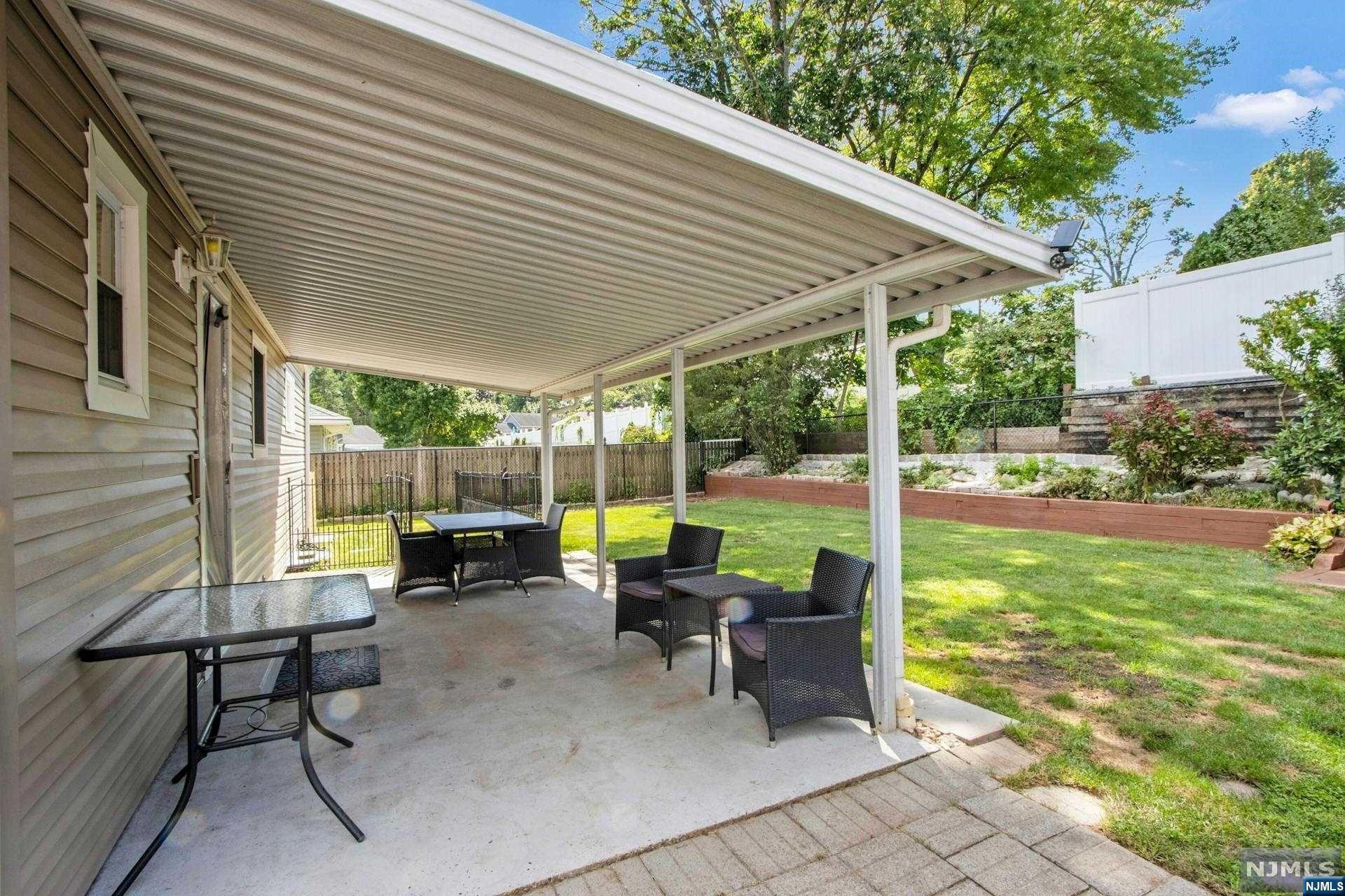 8 Lakeview Drive
