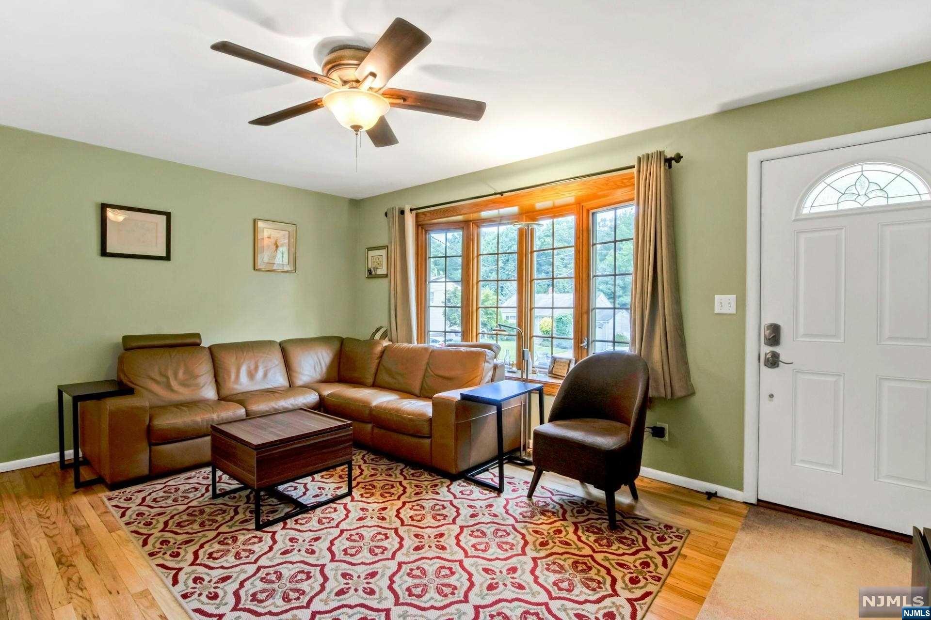 8 Lakeview Drive