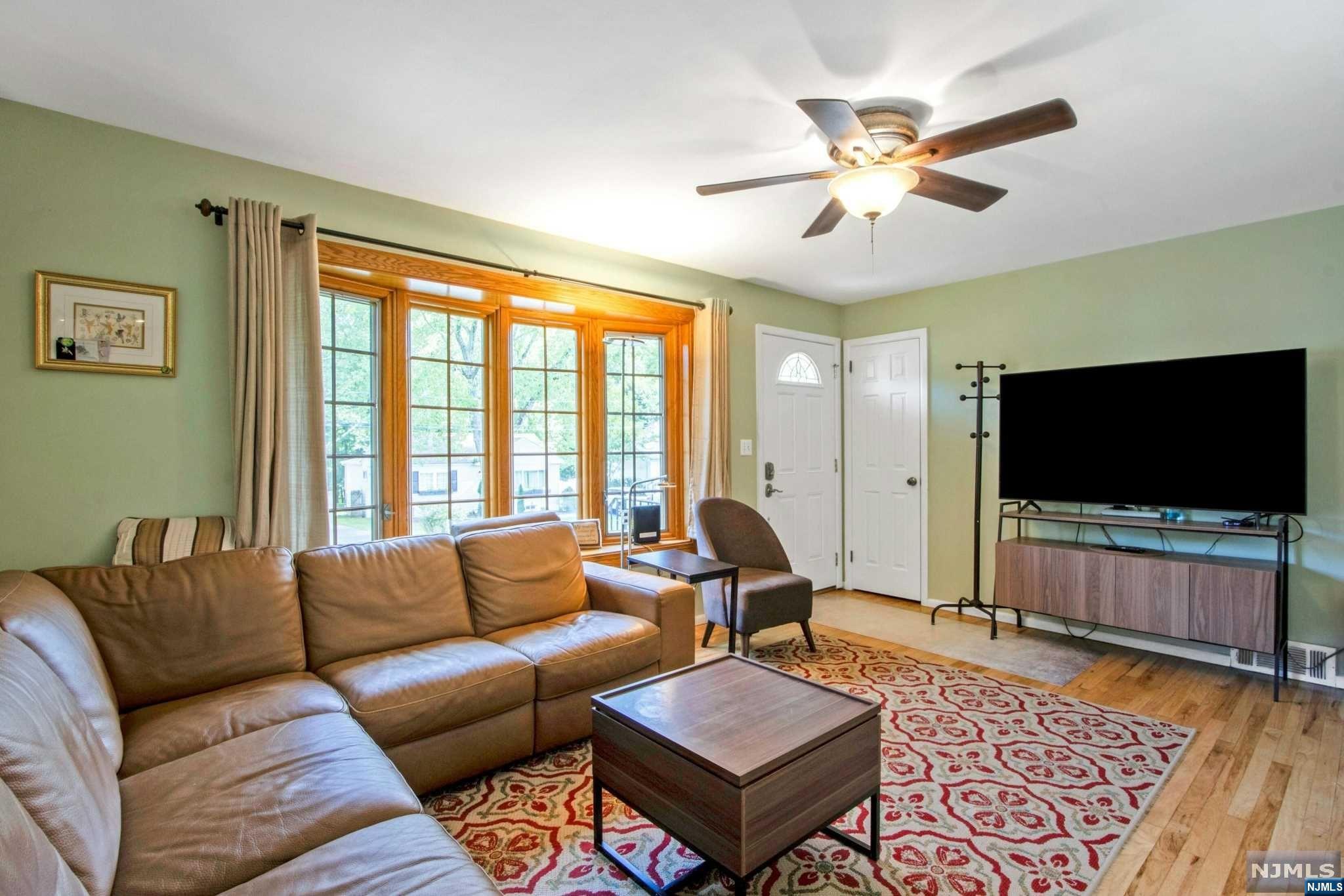8 Lakeview Drive