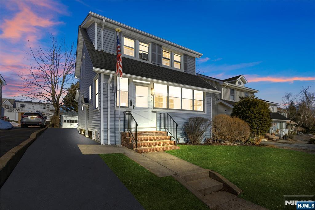 155 W Clinton Avenue