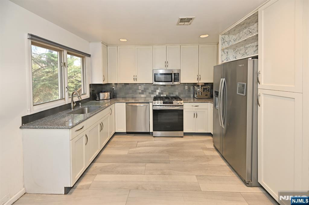 64 Lakeview Drive