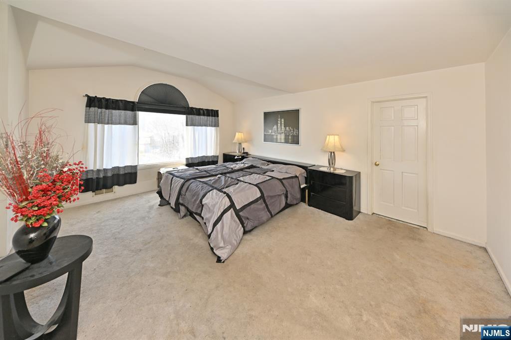 64 Lakeview Drive