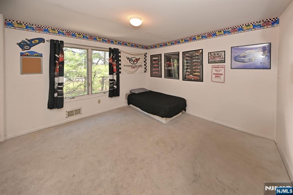 64 Lakeview Drive