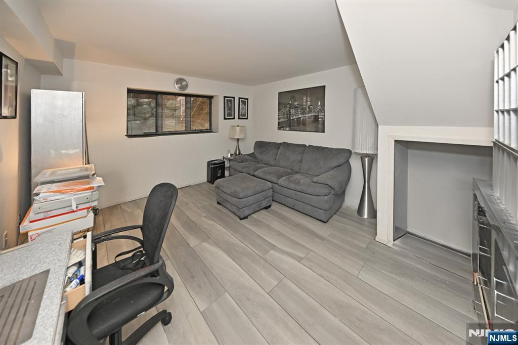 64 Lakeview Drive