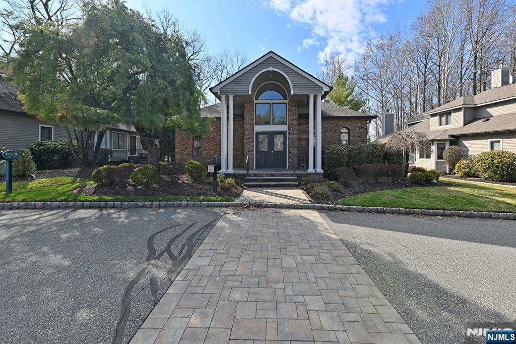 64 Lakeview Drive