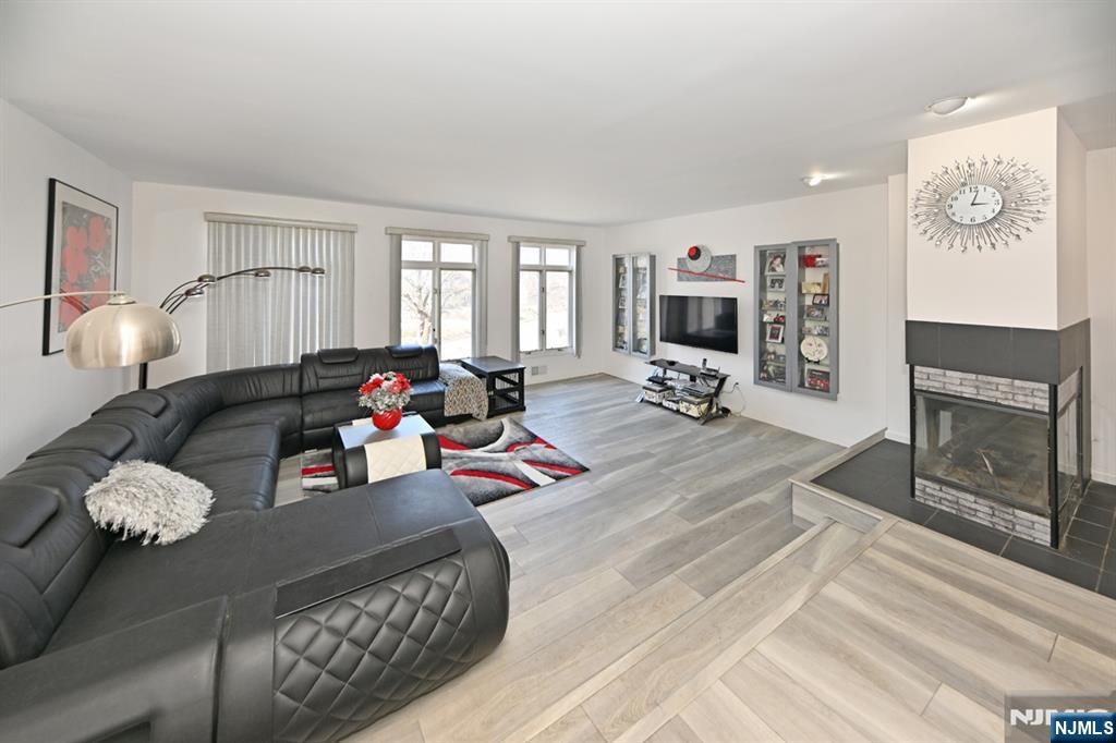 64 Lakeview Drive