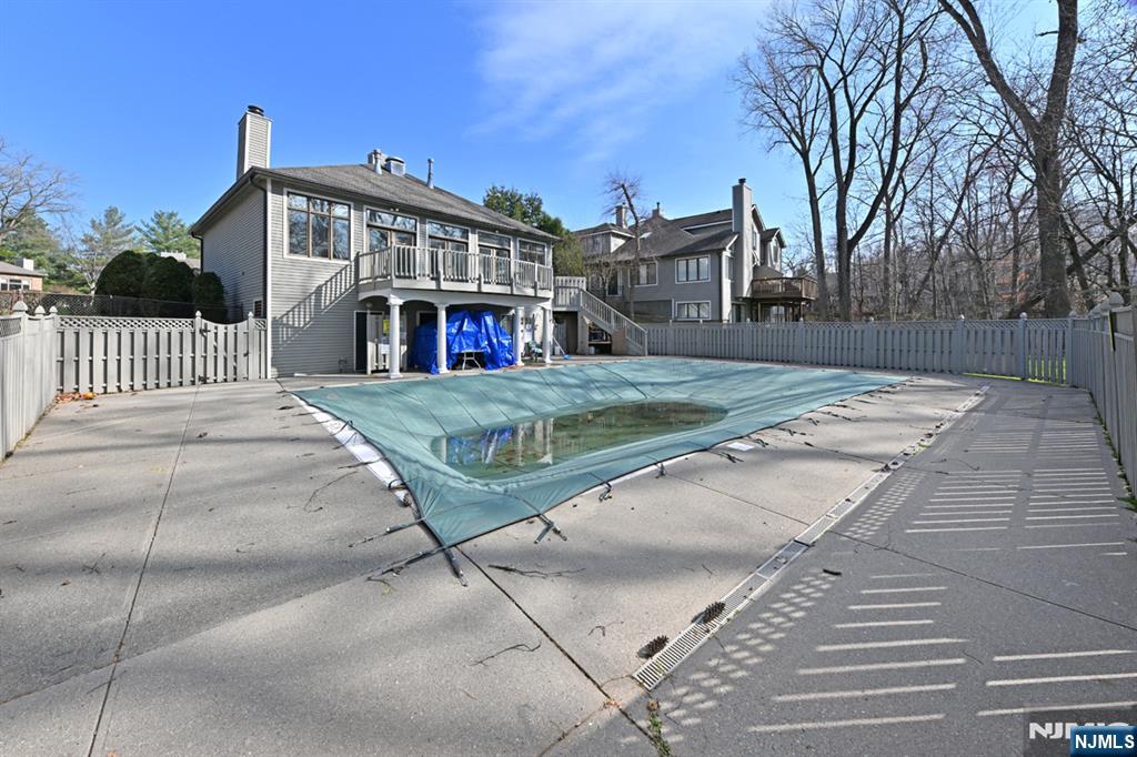 64 Lakeview Drive
