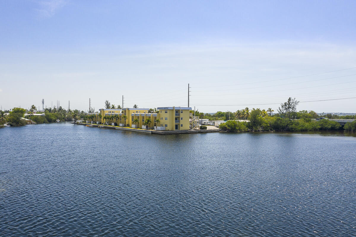 201 Coppitt Road Unit: 105A