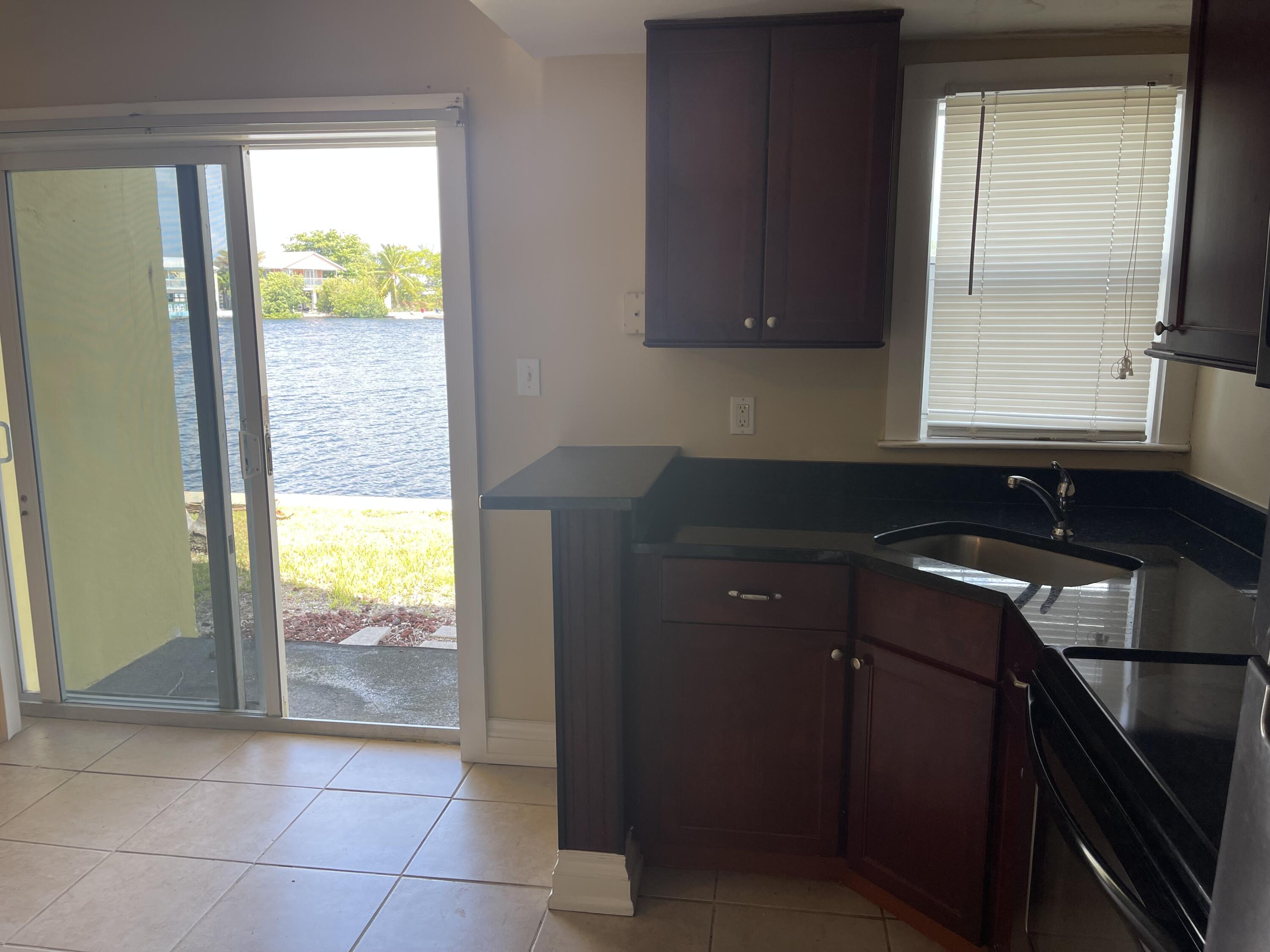 201 Coppitt Road Unit: 105A