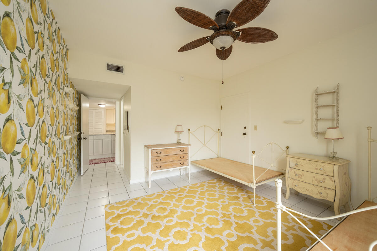 833 Eisenhower Drive Unit: 101