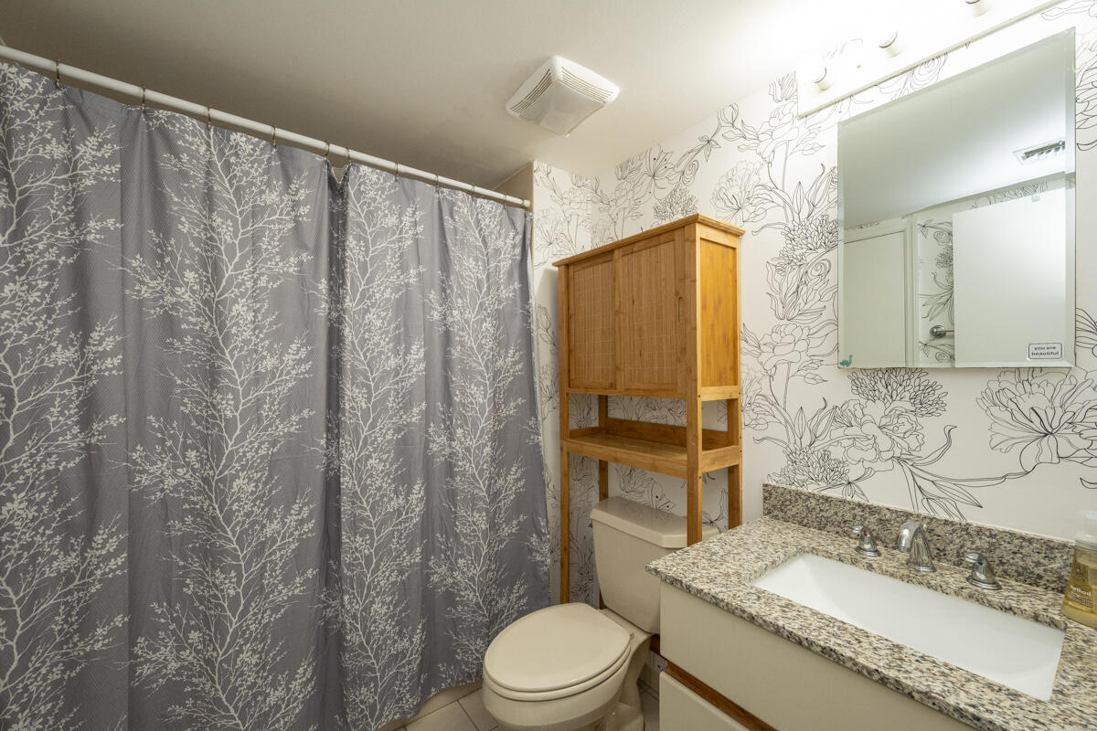 833 Eisenhower Drive Unit: 101